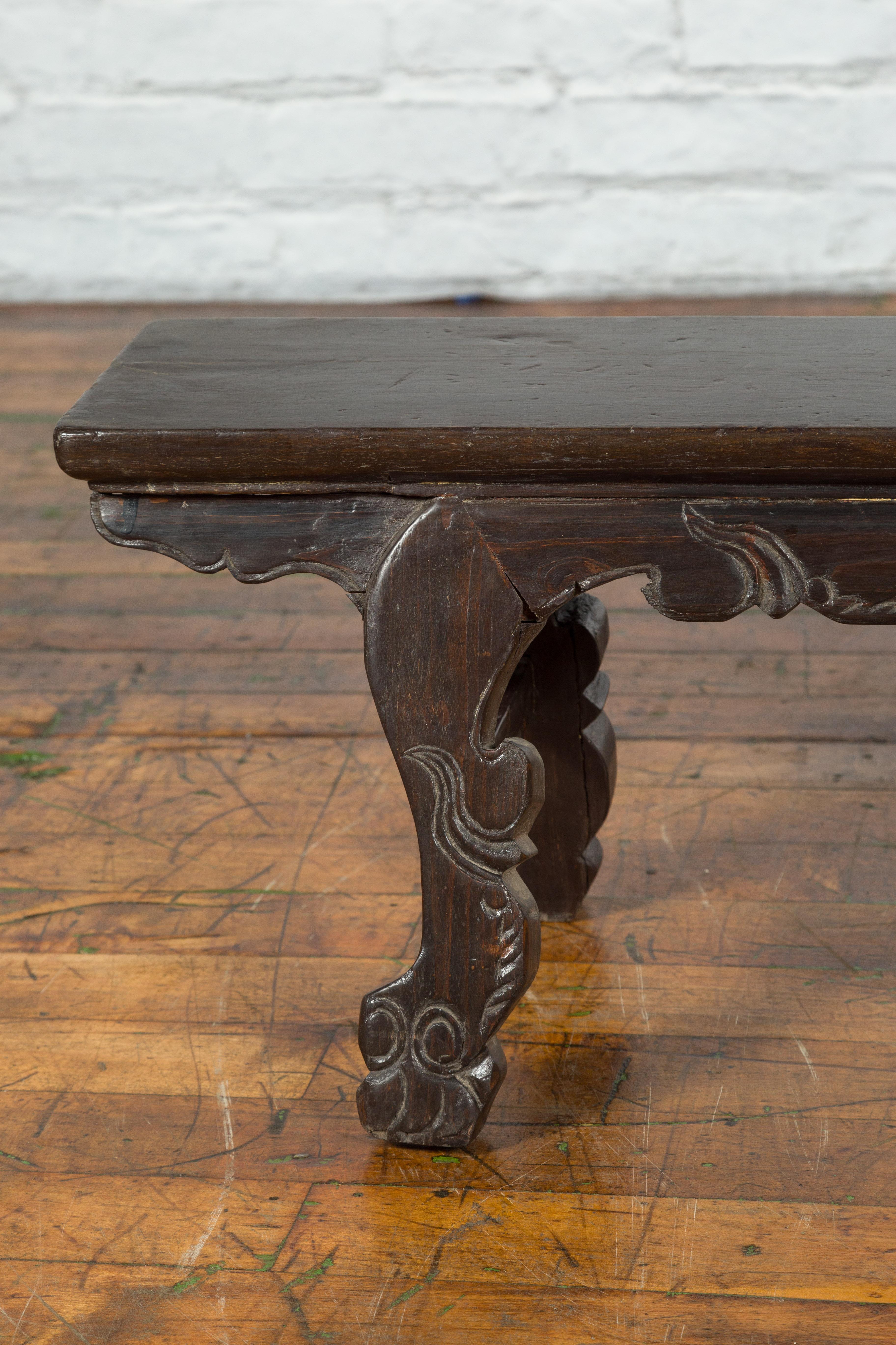 Wood Chinese Antique Dark Brown Lacquered Low Display Table with Carved Legs For Sale