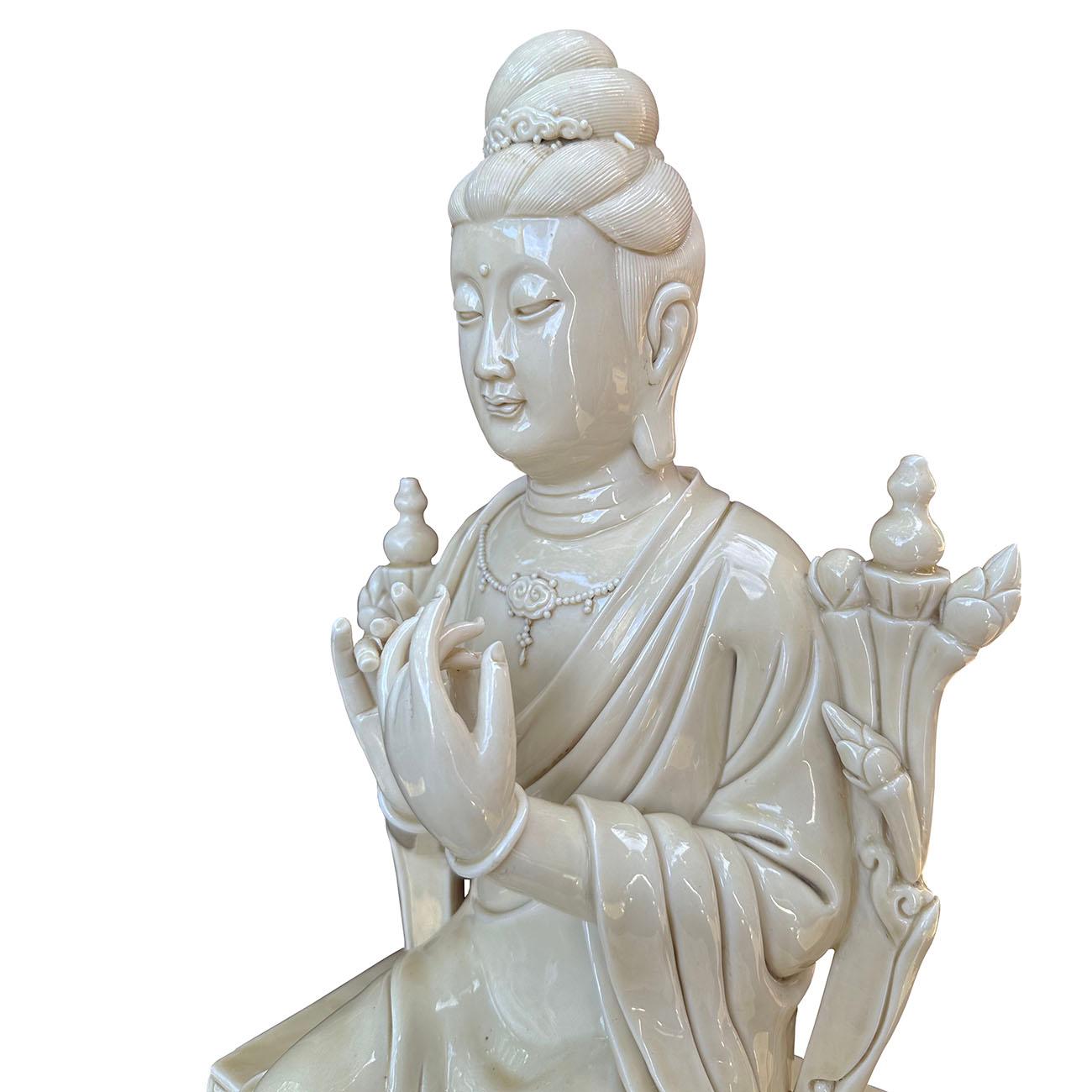 Chinese Antique De Hua Porcelain Kwan Yin Statuary For Sale 2