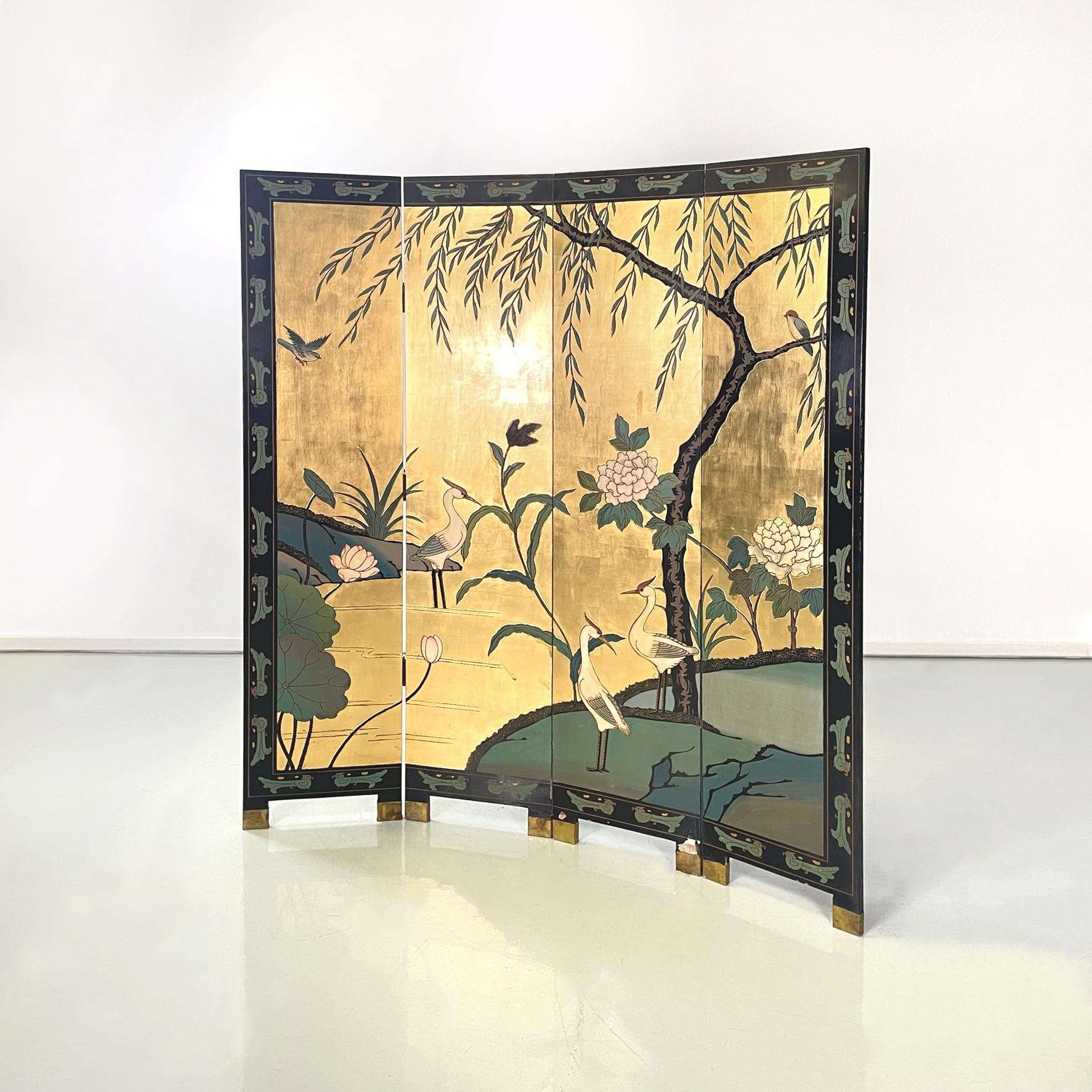 Chinese antique Decorated 4-door wooden screen with gold leaf, 1900-1950s
4-door wooden screen, decorated with designs on both sides. The front side features a design with herons immersed in a natural landscape, adorned with gold leaf. The back side