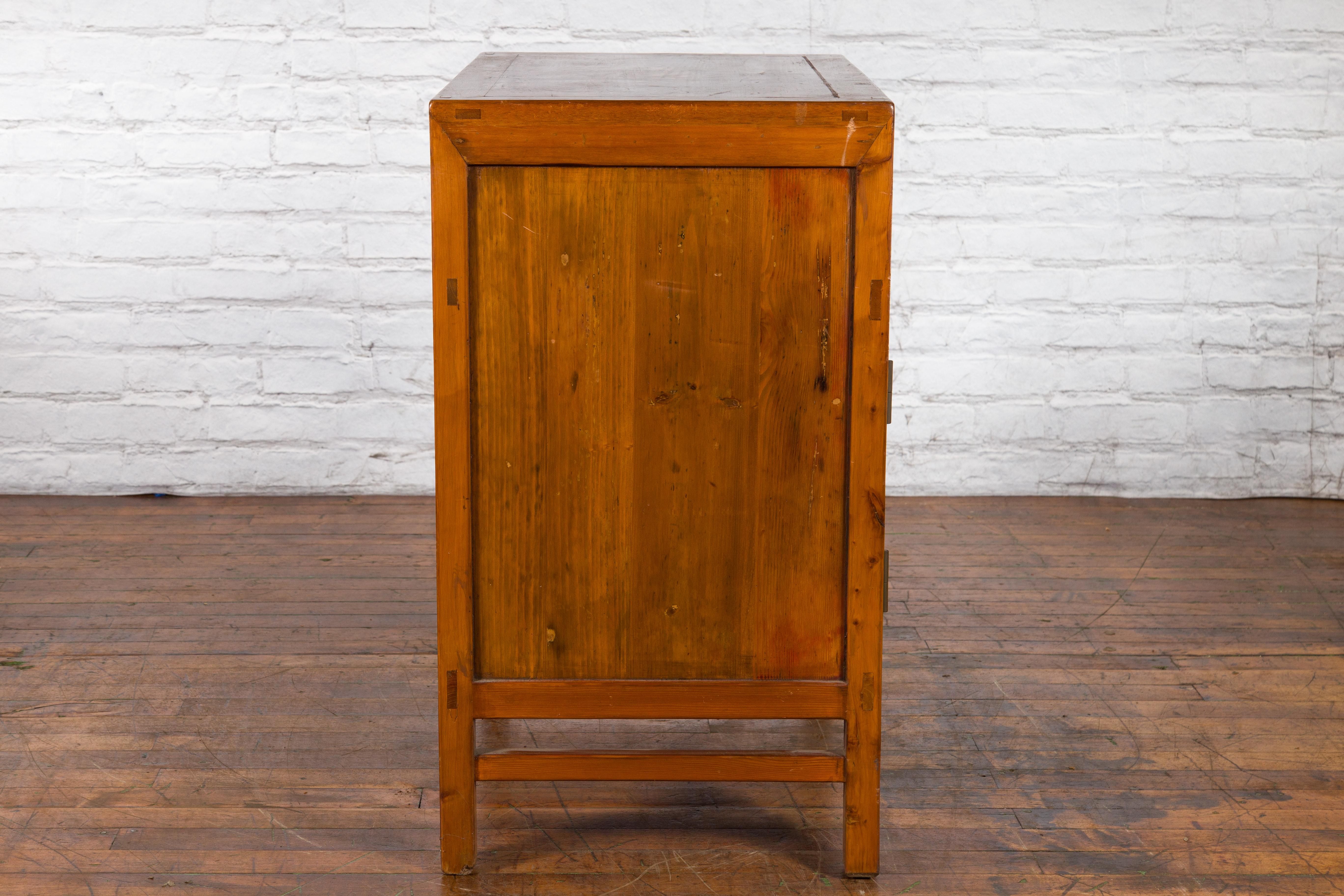 Chinese Antique Elm and Burlwood Two-Toned Side Cabinet with Doors and Drawers For Sale 7