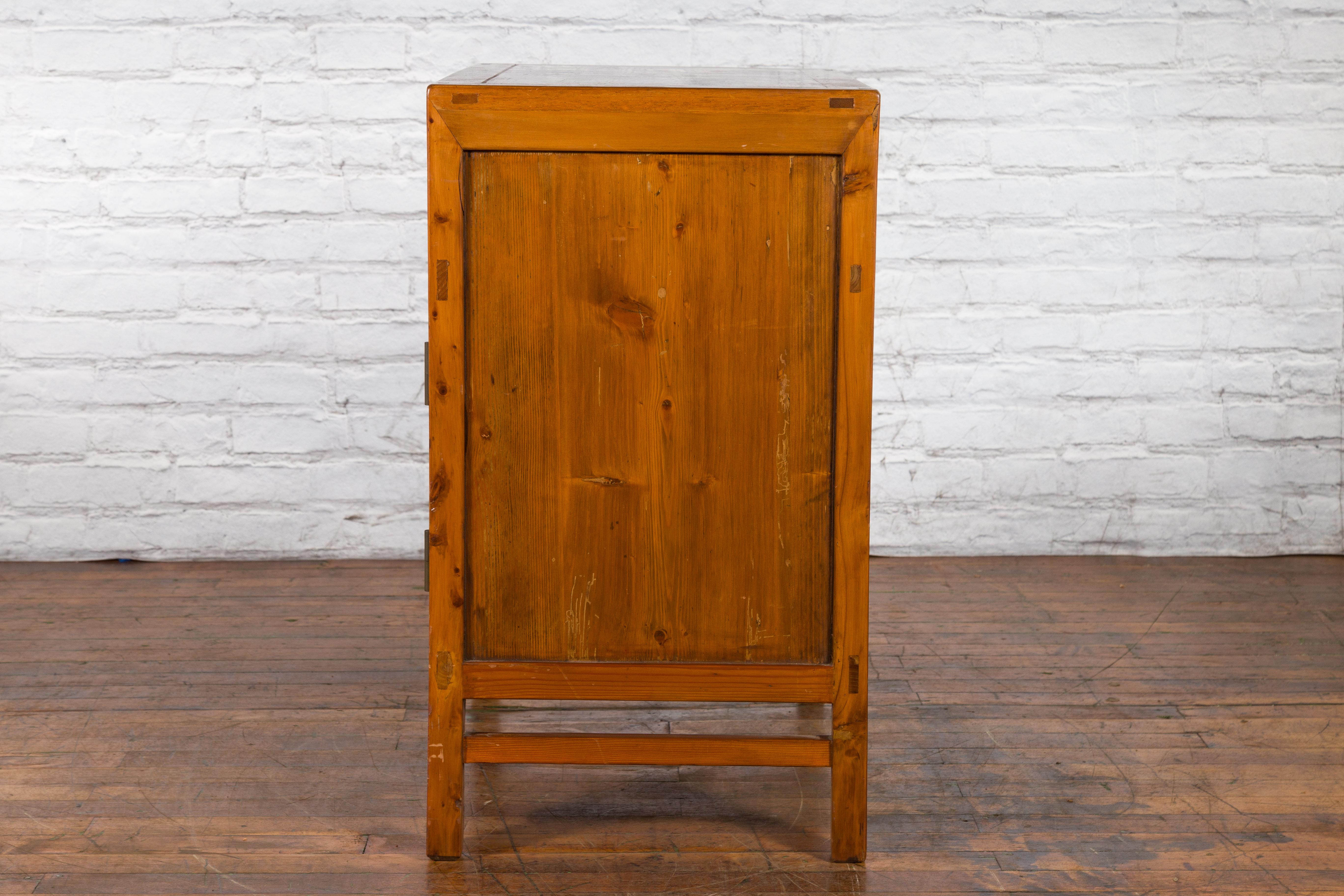 Chinese Antique Elm and Burlwood Two-Toned Side Cabinet with Doors and Drawers For Sale 9