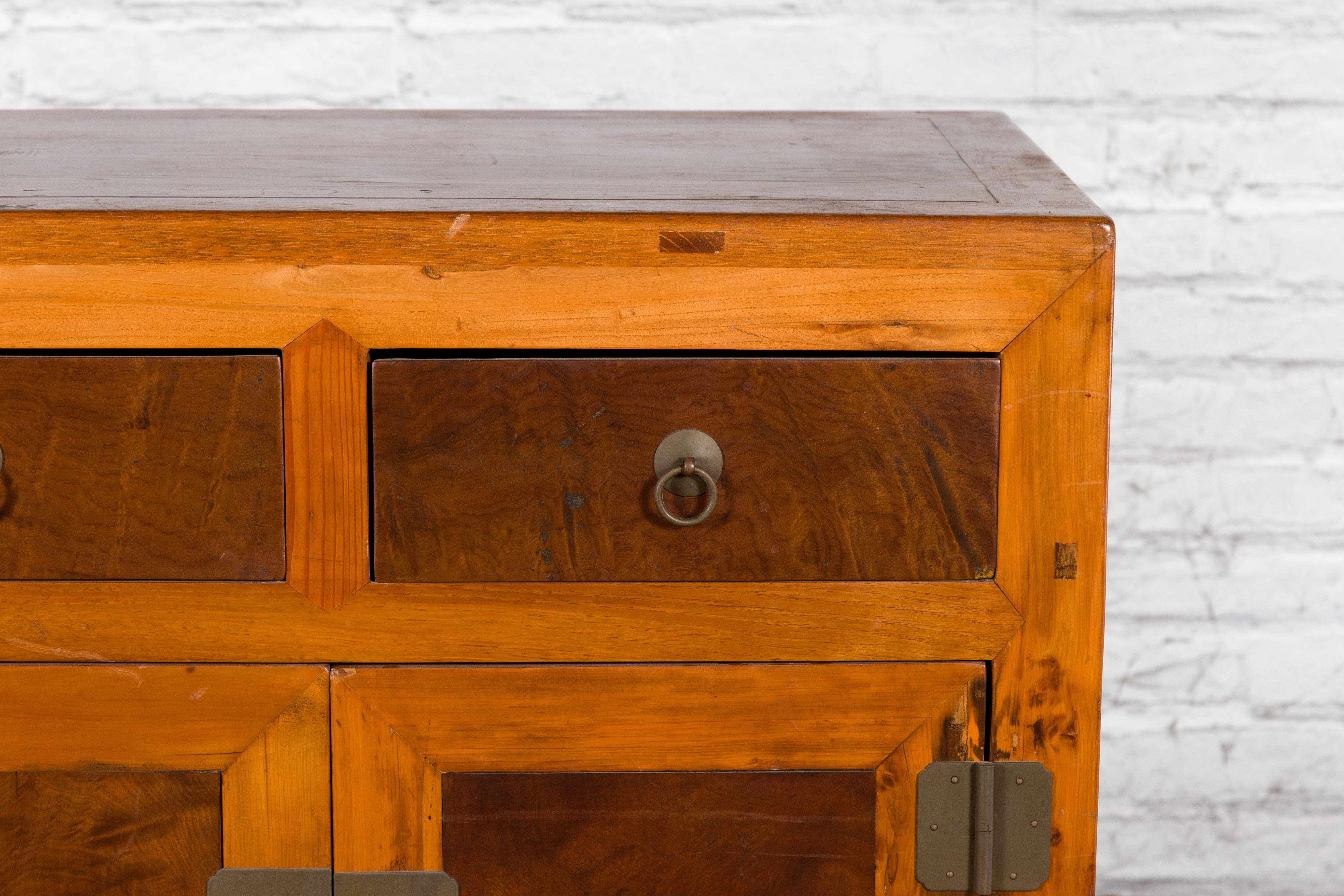 Chinese Antique Elm and Burlwood Two-Toned Side Cabinet with Doors and Drawers For Sale 2