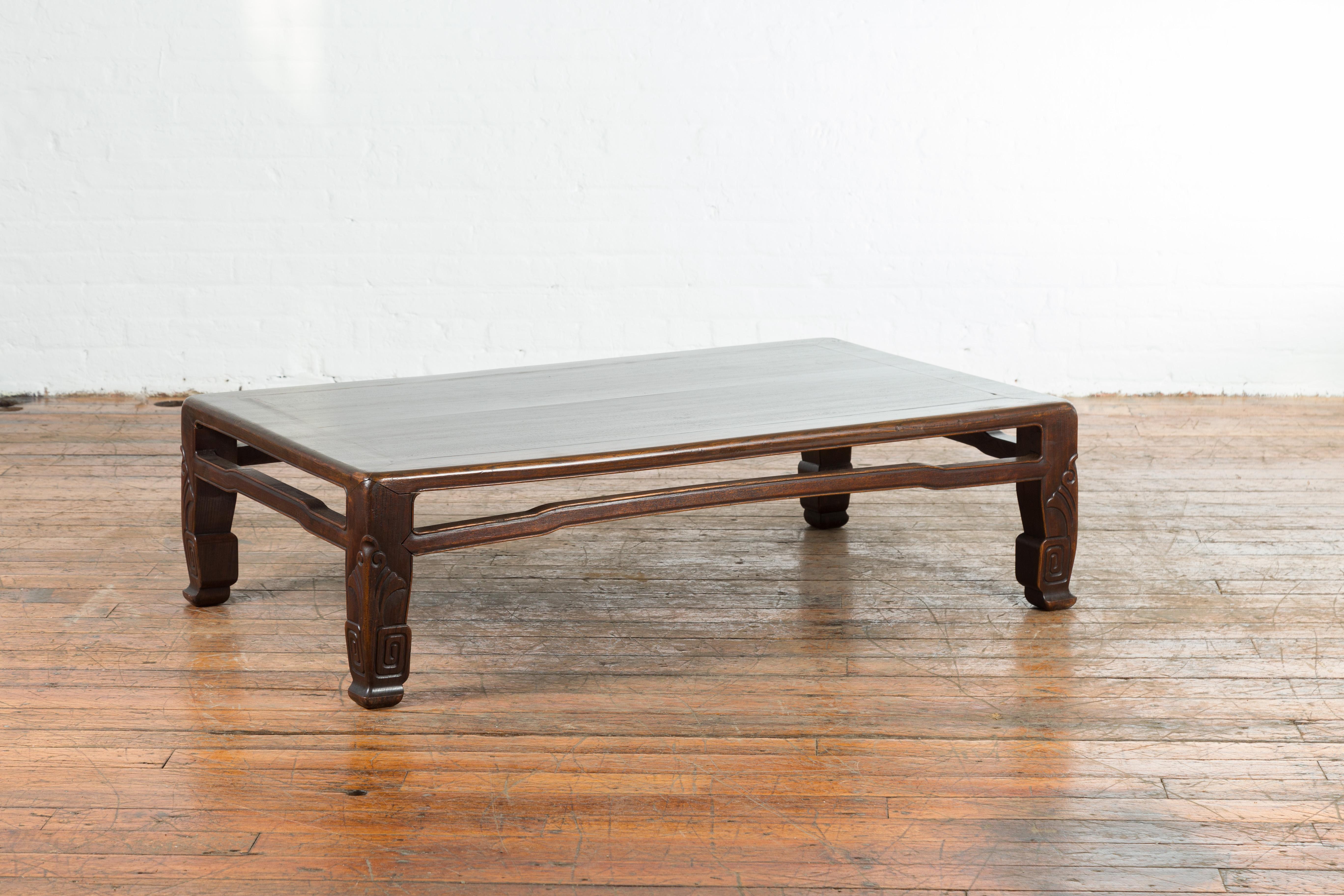 Chinese Antique Elmwood Coffee Table with Scrolling Feet and Humpback Stretchers In Good Condition For Sale In Yonkers, NY
