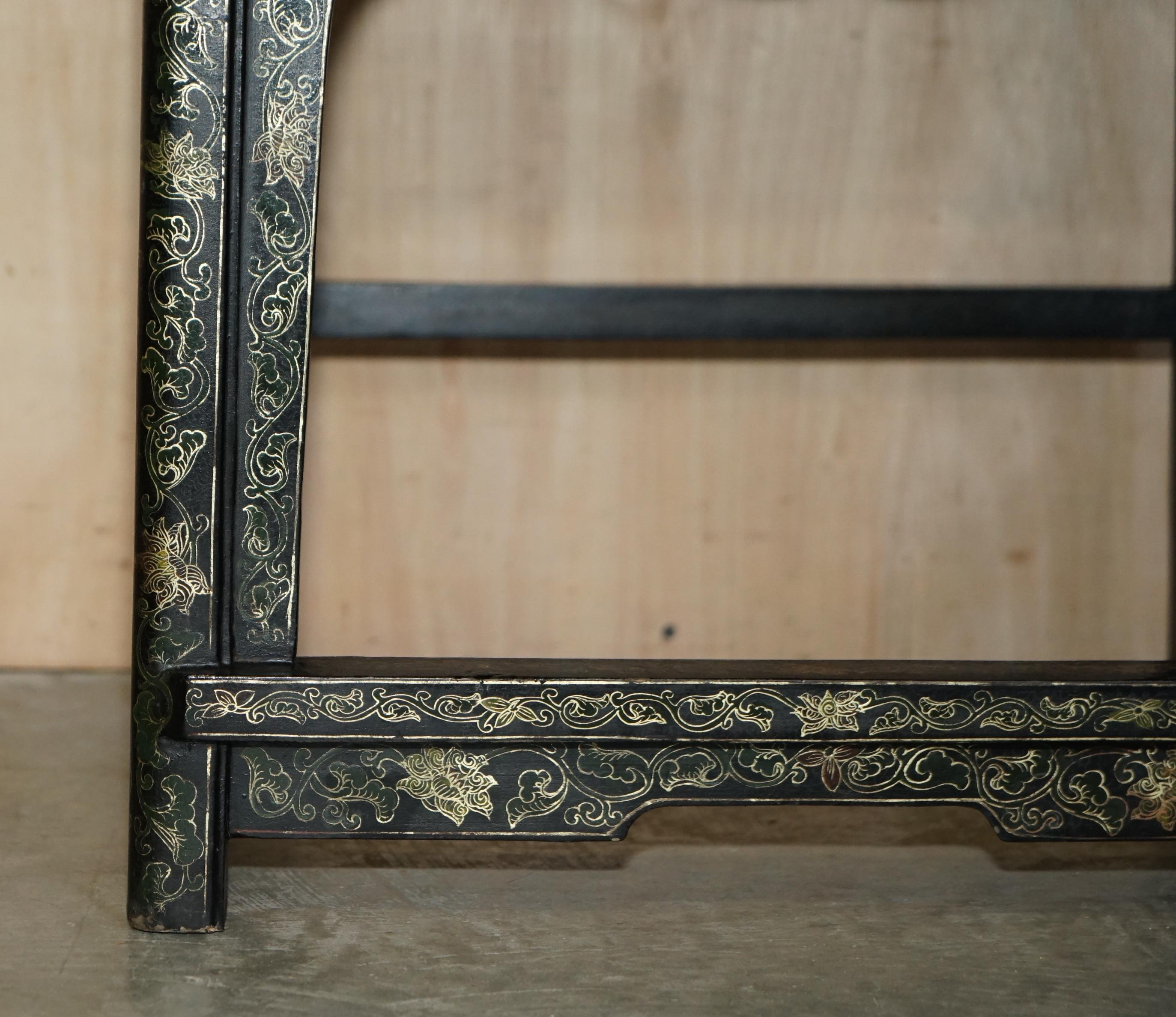 Chinese Antique Export circa 1900 Lacquered & Painted Ming Style Armchair For Sale 3