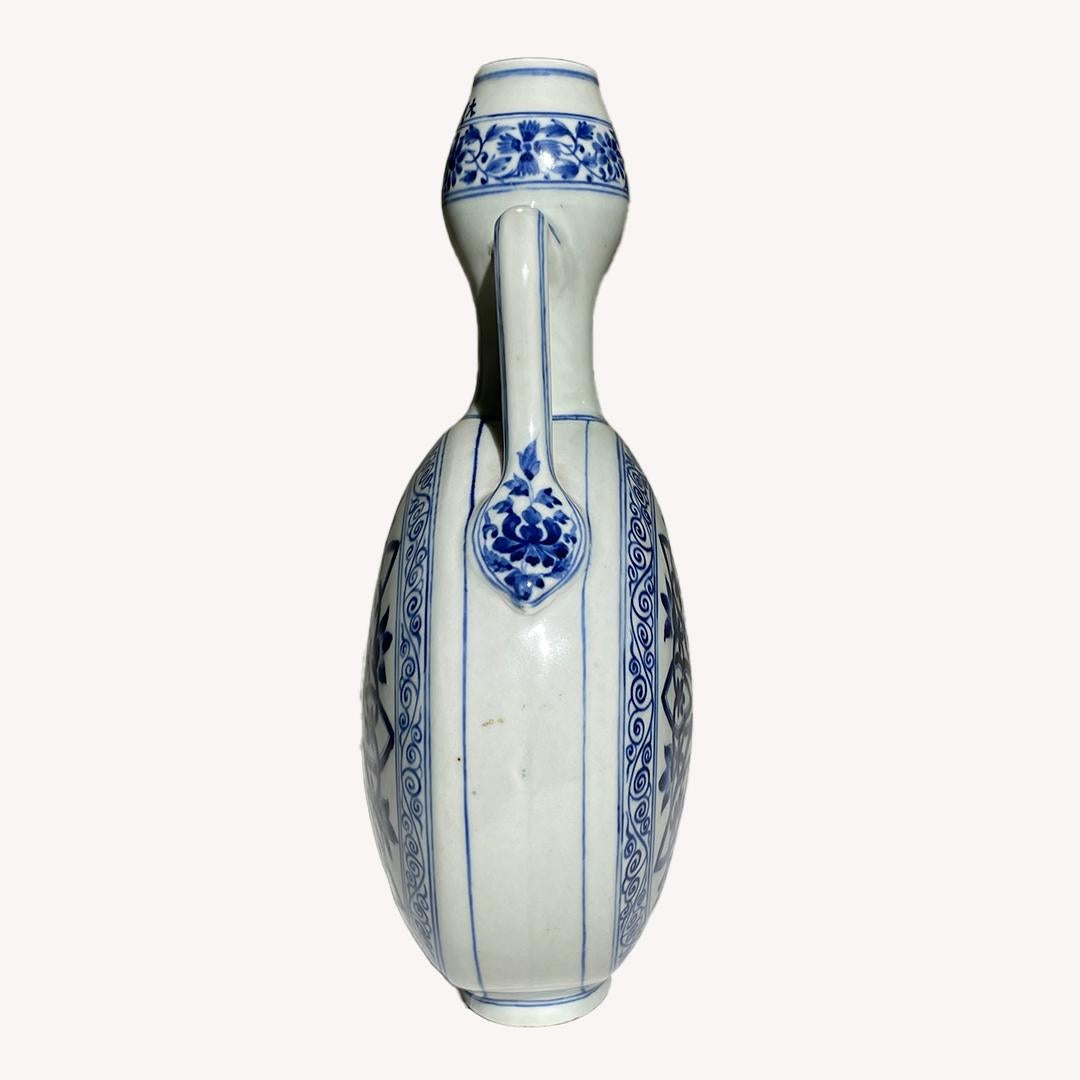 18th Century and Earlier Chinese Antique Gourd-Shaped Blue and White Porcelain Vase, Ming Period For Sale