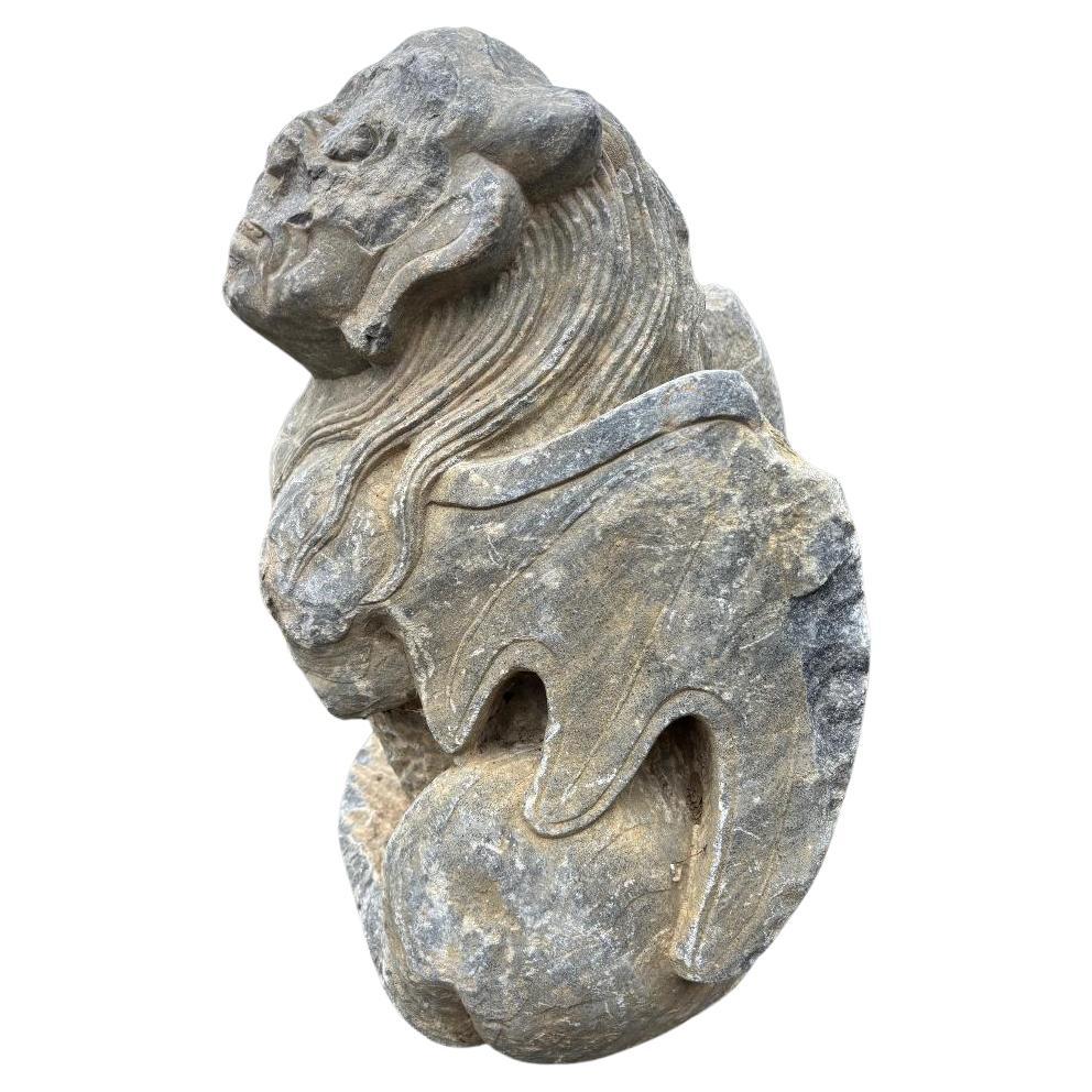 Chinesische Antike Hand geschnitzt Mythical Winged  Wächter-Skulptur (20. Jahrhundert) im Angebot