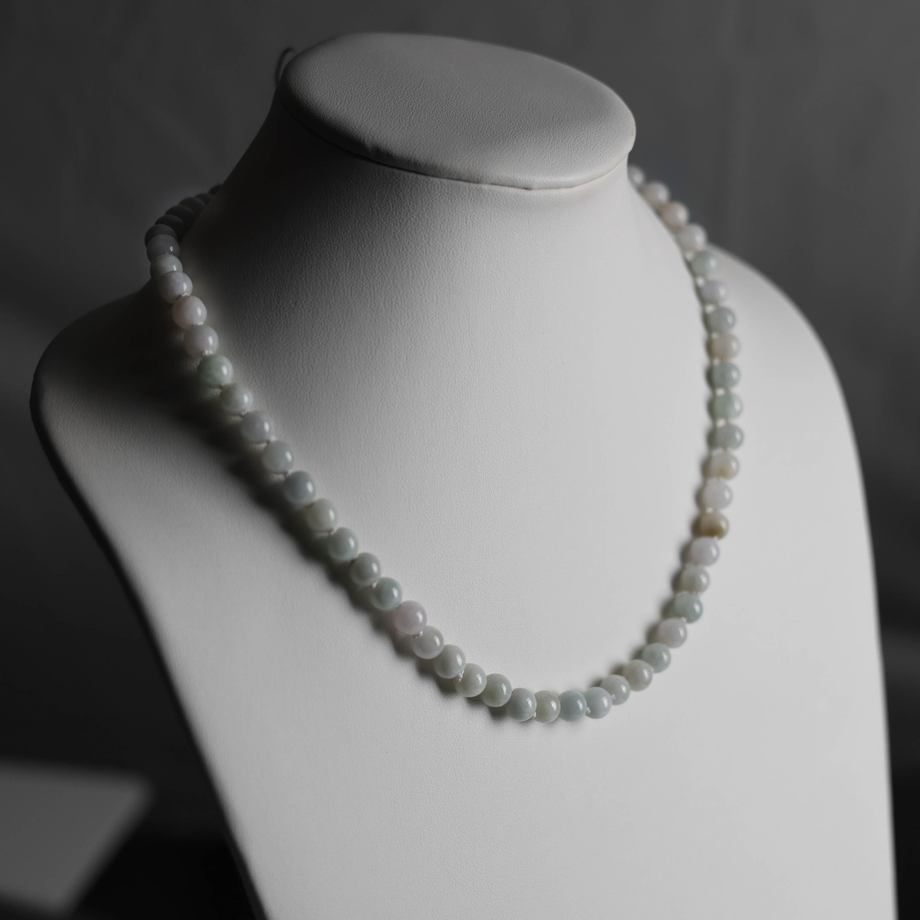 Chinesische antike chinesische Jade-Halskette, farblos, zertifiziert, unbehandelt, Restrung  (Perle) im Angebot