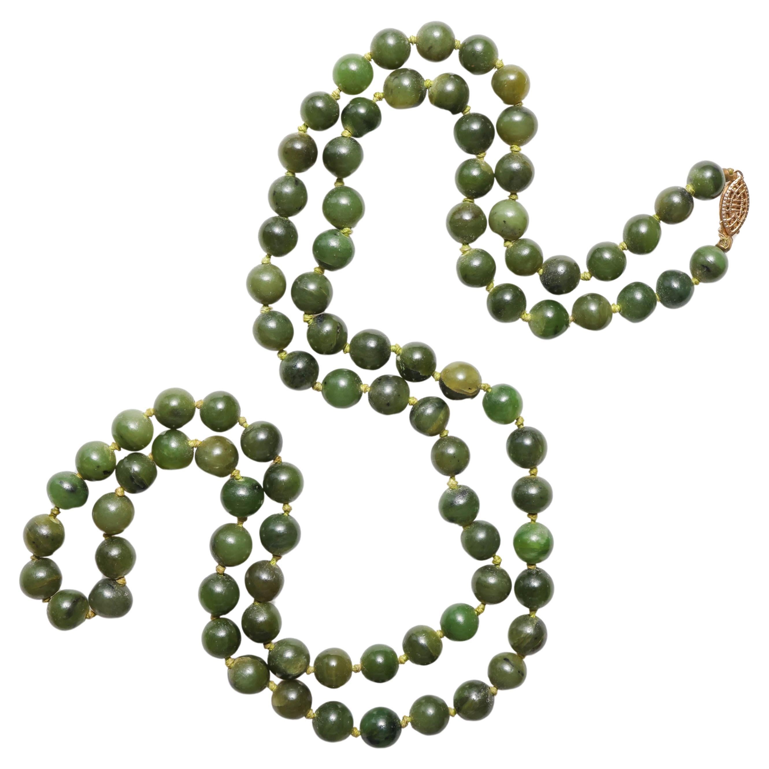 Chinesische antike chinesische Jade-Halskette, Nephrit, zertifiziert unbehandelt, 33" im Angebot