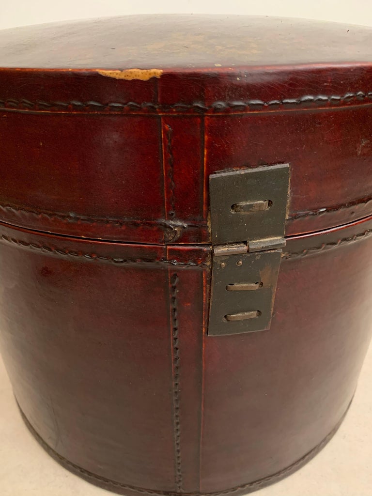 Chinese Antique Lacquered Hat Box, Qing Dynasty For Sale at 1stDibs