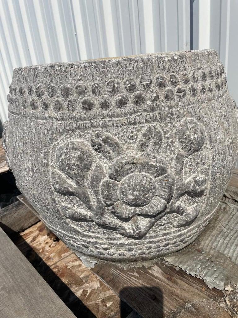 XIXe siècle Grand tabouret de tambour en pierre sculpté à la main par les Chinois de l'époque Qing, The Pedestal, 19e siècle. en vente