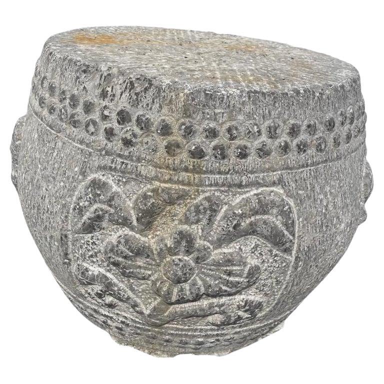 Antiguo taburete de tambor chino Qing tallado a mano con pedestal, s. XIX