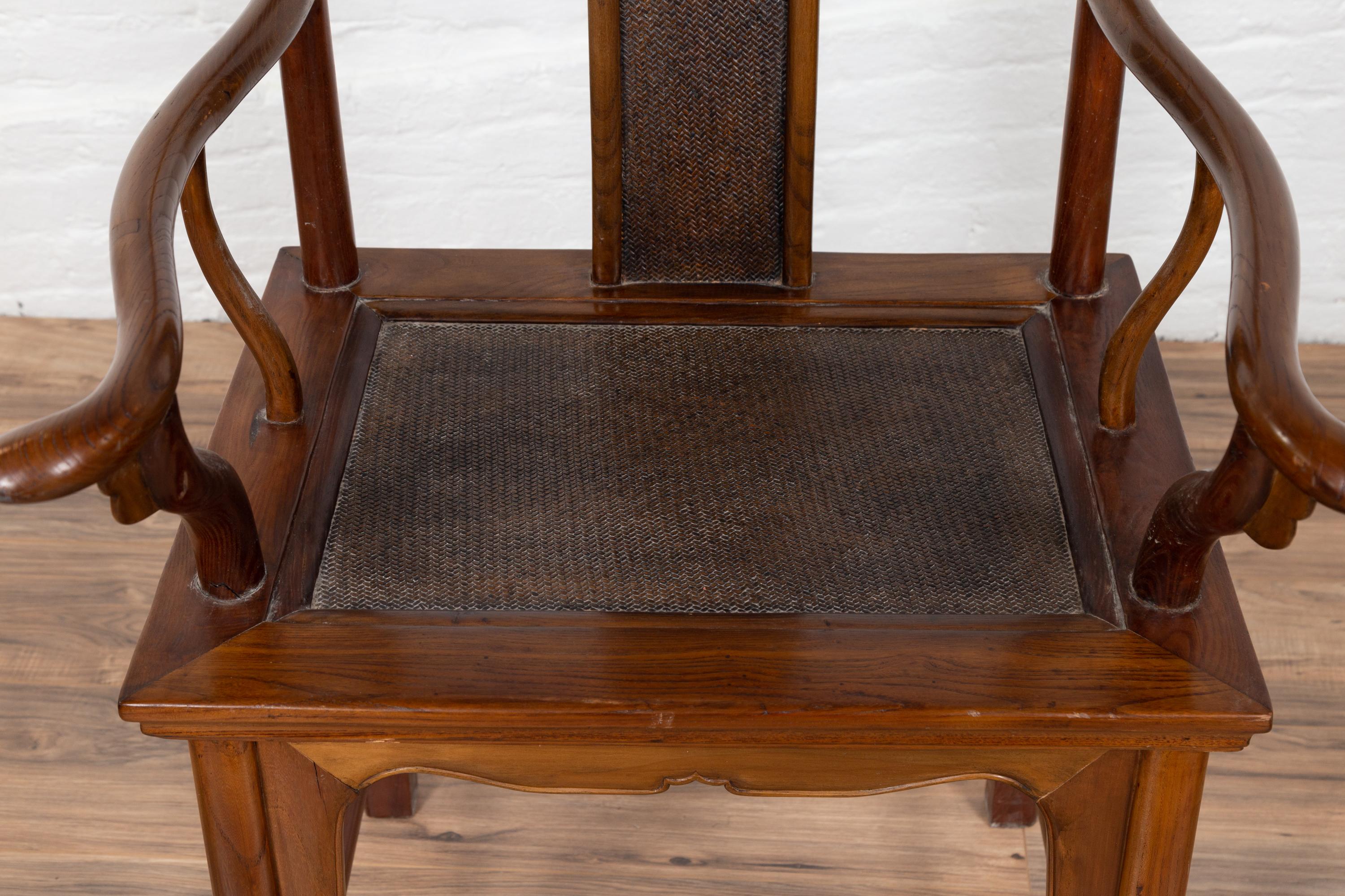 Chinese Antique Ming Dynasty Style Scholar's Lamp-Hanger Chair with Rattan Inset For Sale 1