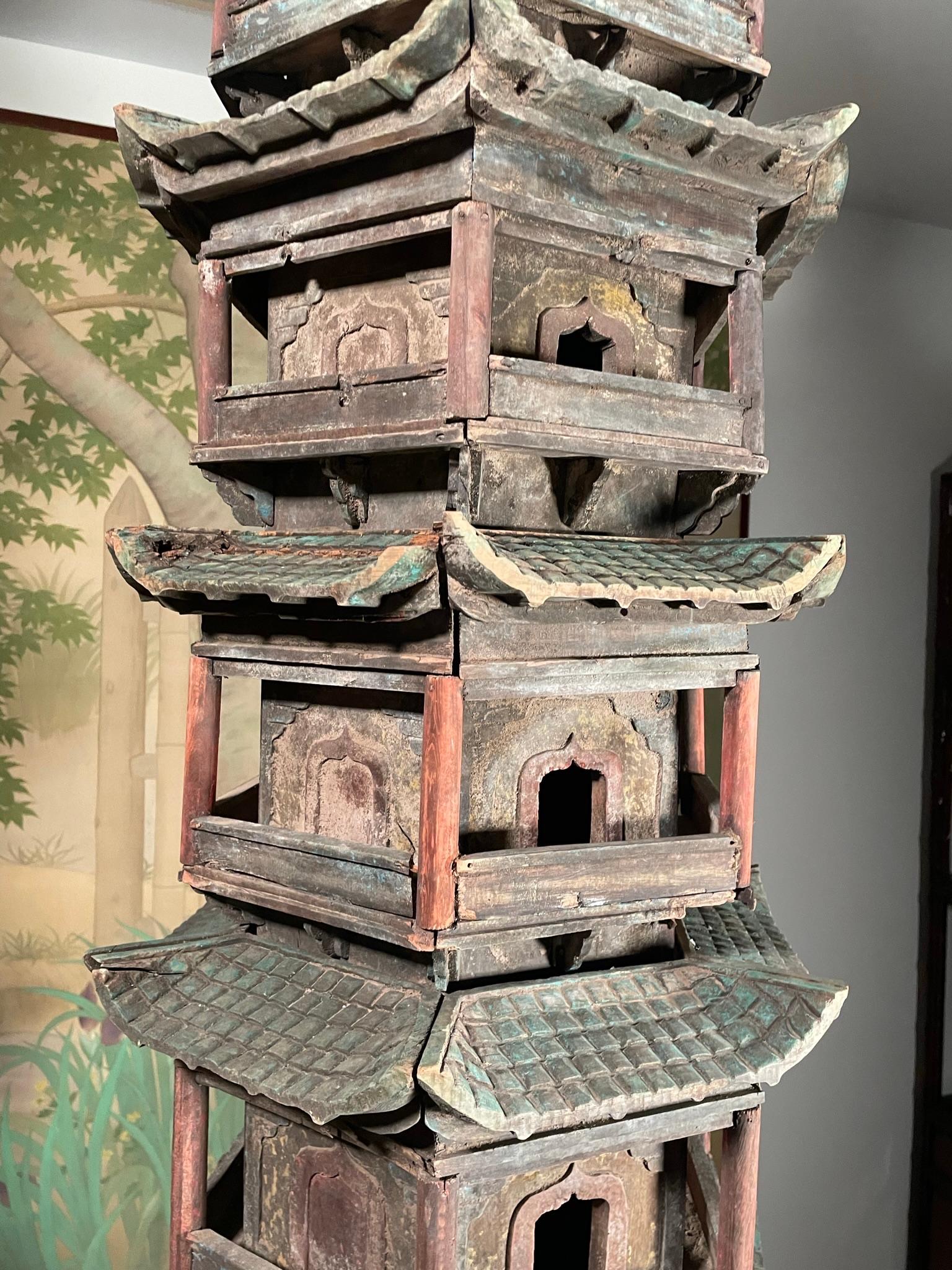 Tour pagode bouddhiste monumentale chinoise ancienne en bois de 70 pouces  en vente 4
