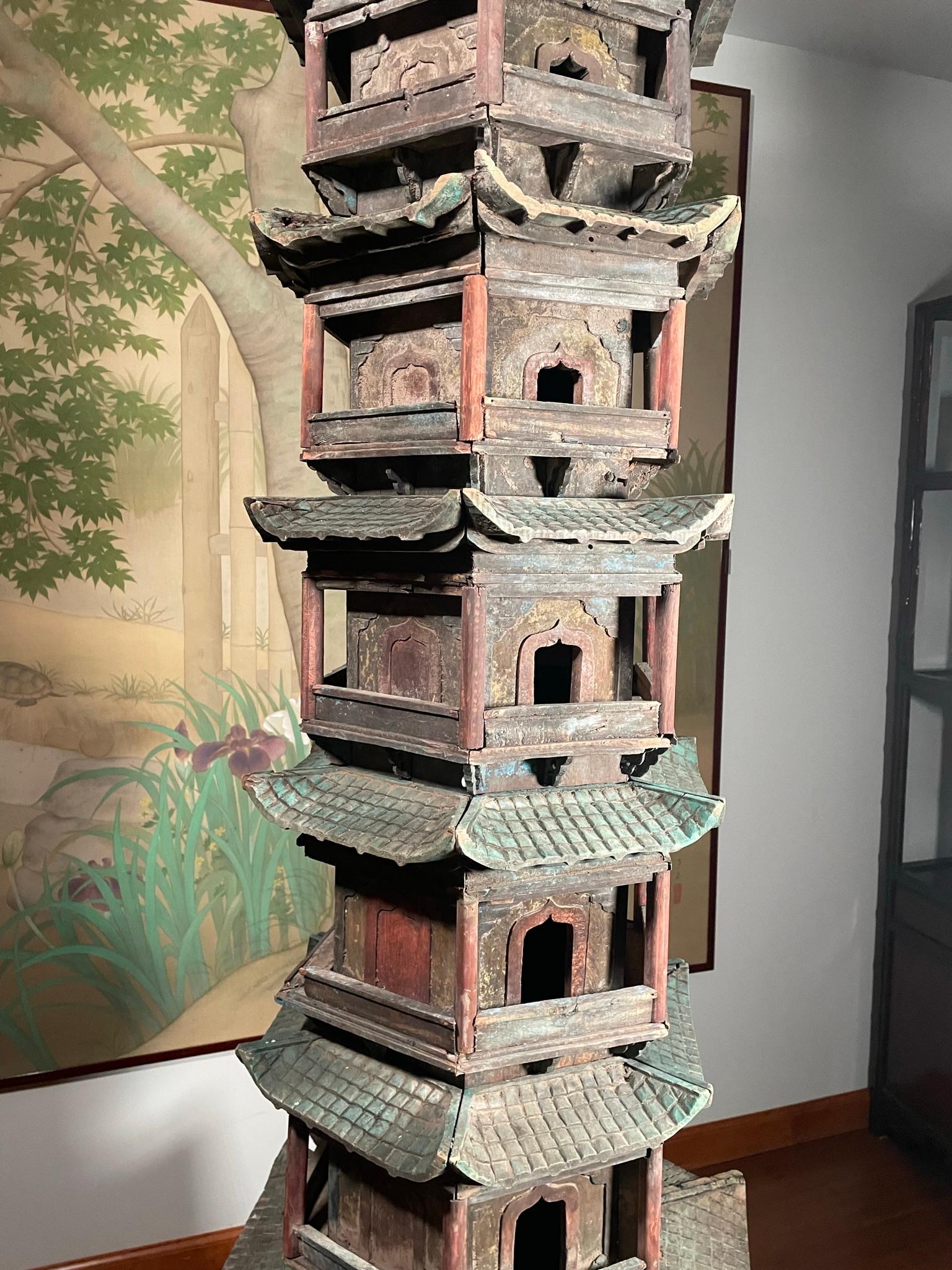 Tour pagode bouddhiste monumentale chinoise ancienne en bois de 70 pouces  en vente 5