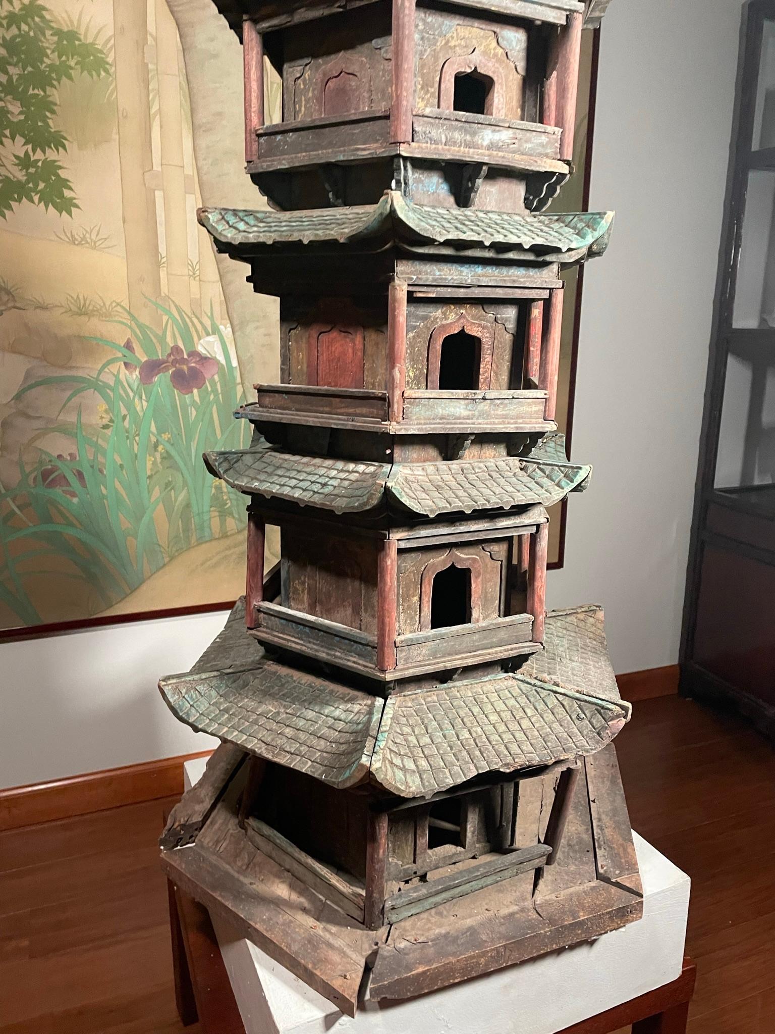 Tour pagode bouddhiste monumentale chinoise ancienne en bois de 70 pouces  en vente 6