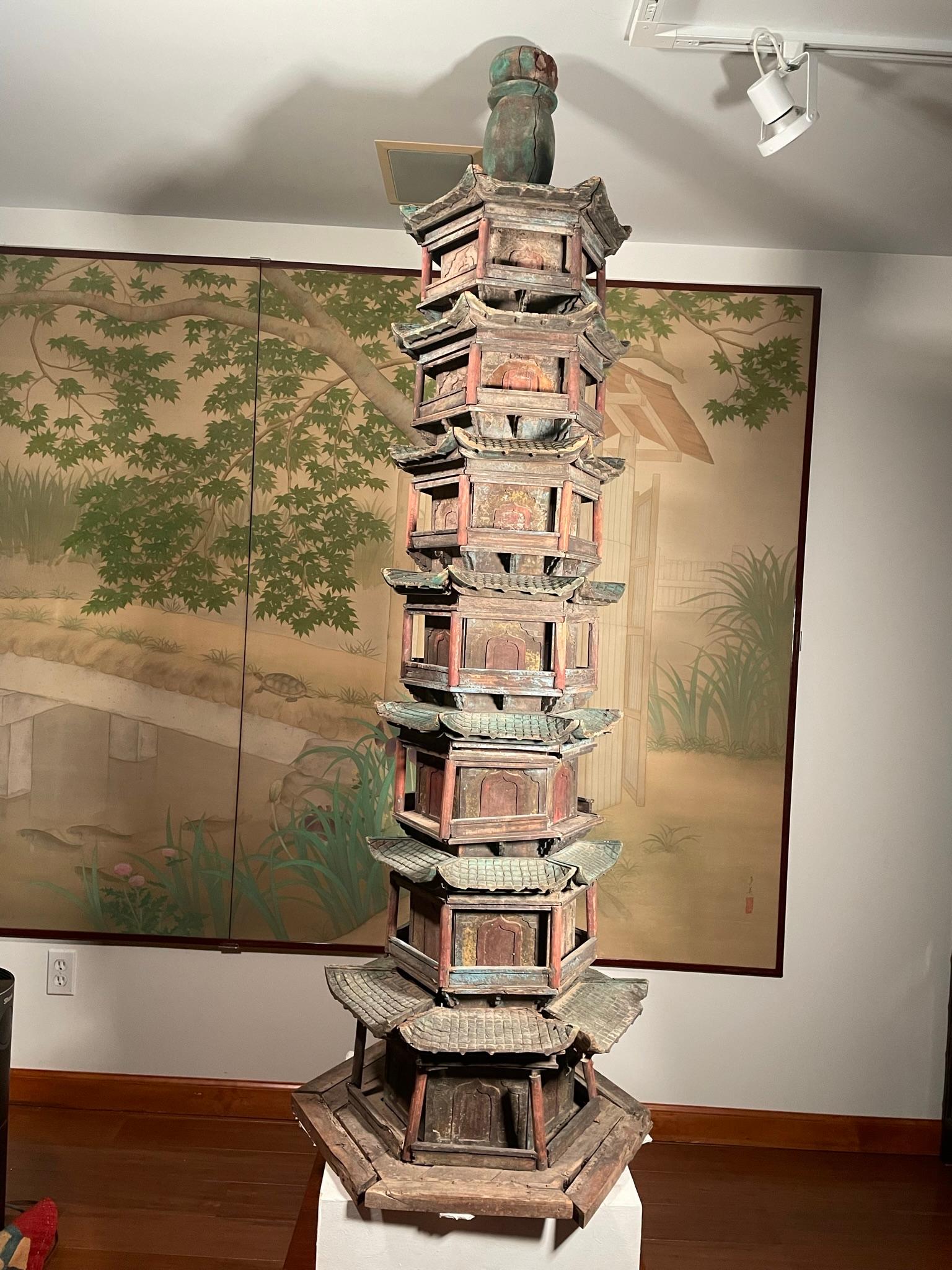 Tour pagode bouddhiste monumentale chinoise ancienne en bois de 70 pouces  en vente 11
