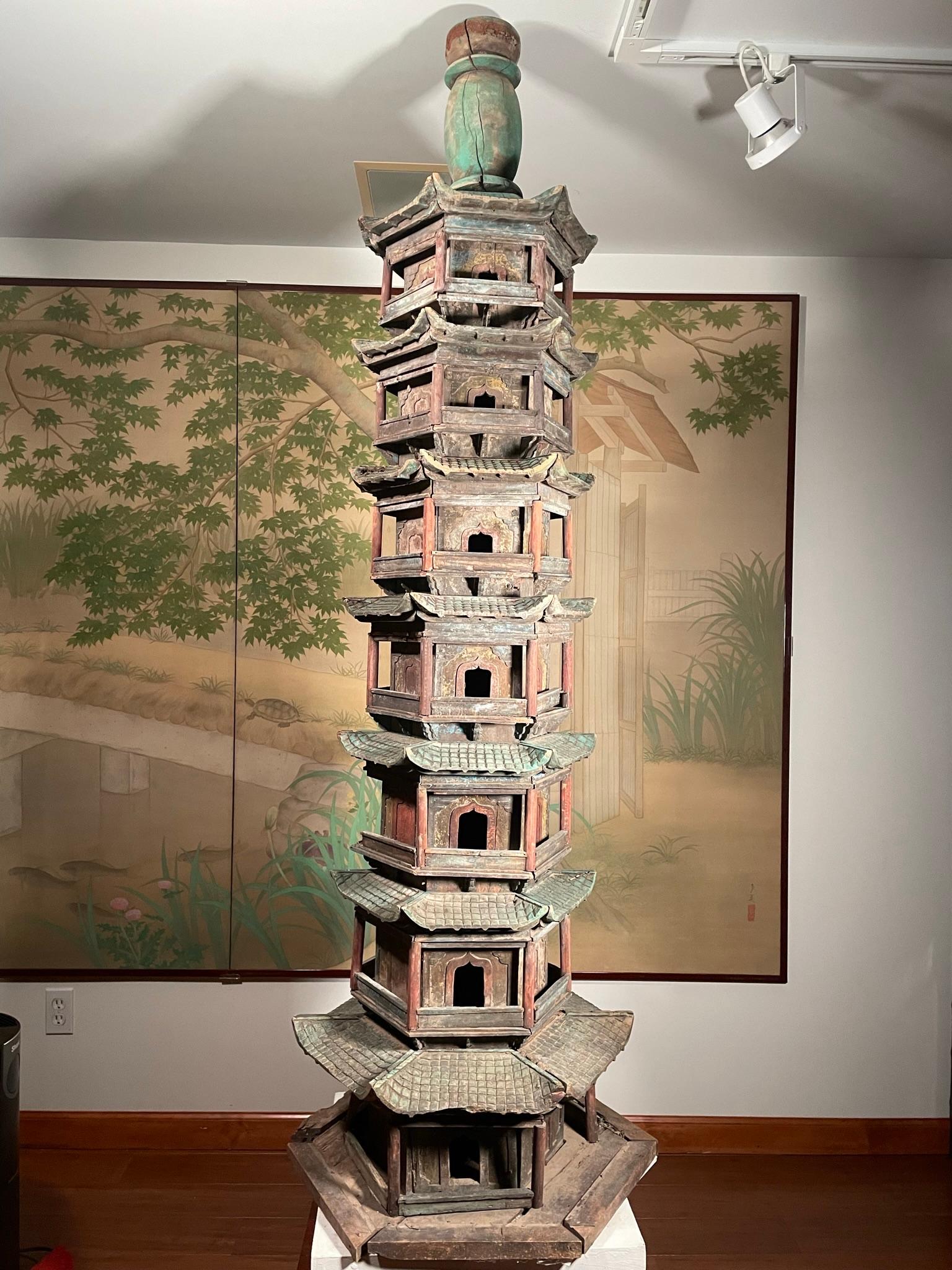 Qing Tour pagode bouddhiste monumentale chinoise ancienne en bois de 70 pouces  en vente