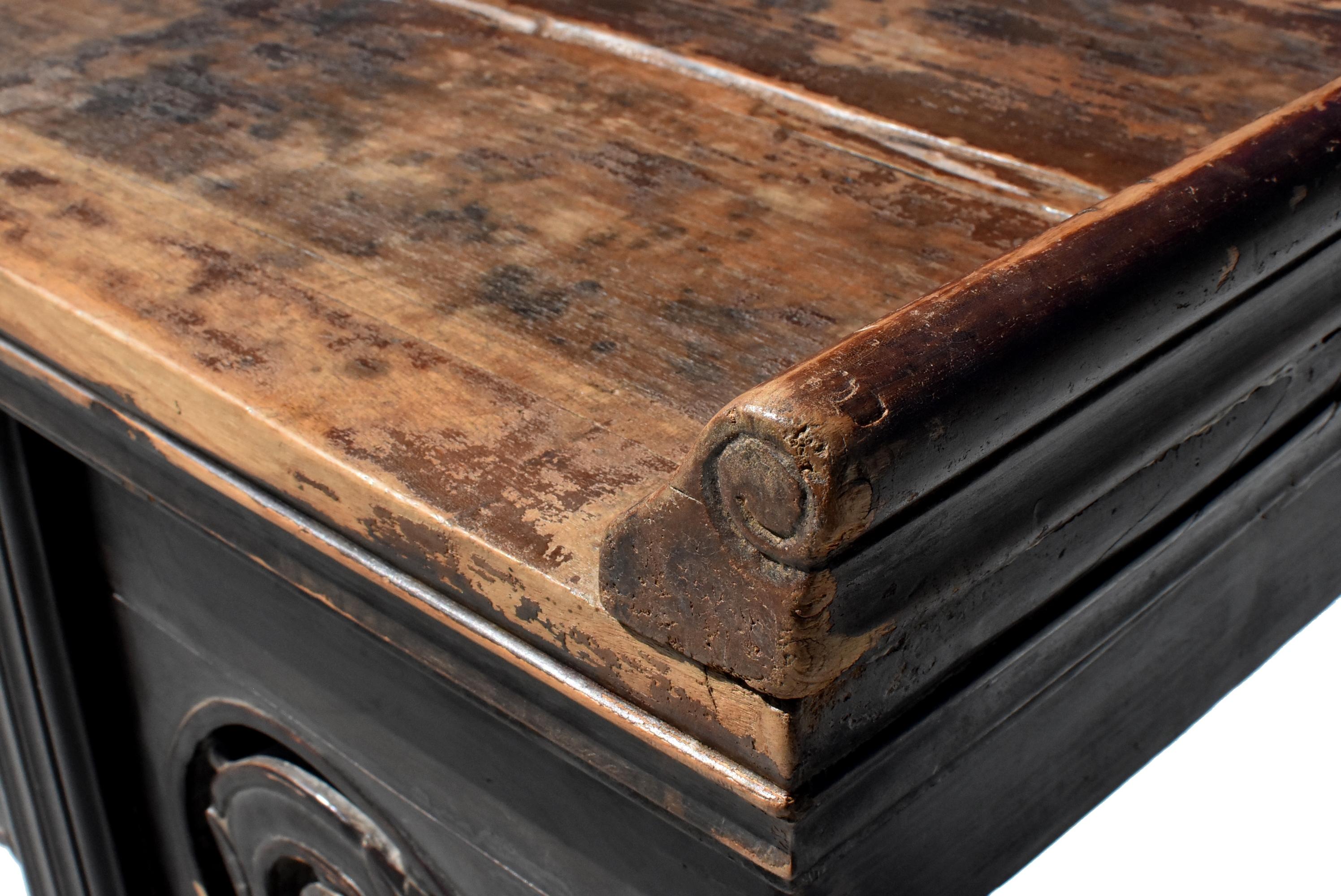 19th Century Chinese Antique Narrow Altar Table with Cloud Motif For Sale