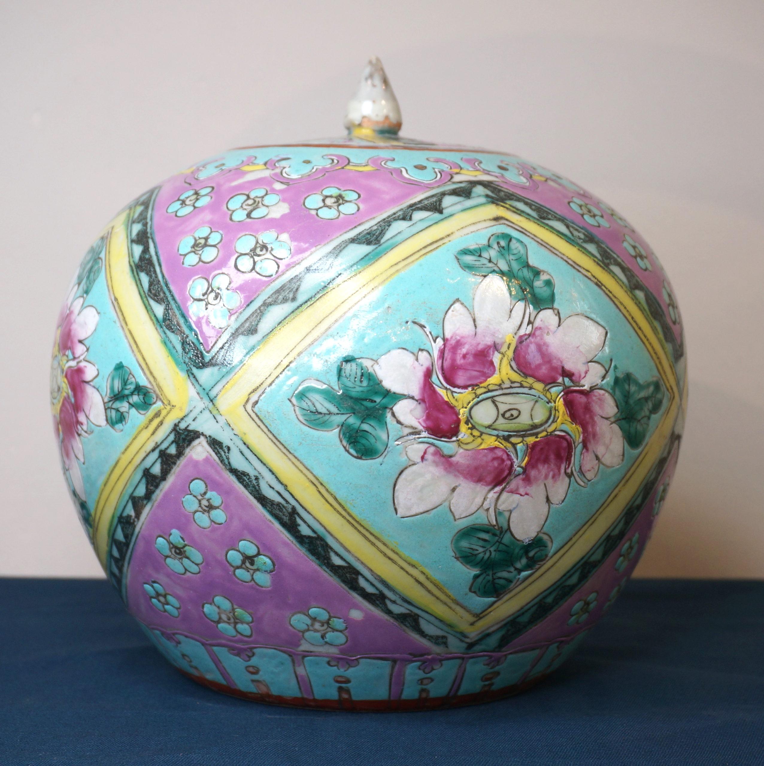 Chinese Antique porcelain ginger jar, South-East Asia, Guangxu 1900 In Good Condition For Sale In Gorssel, GE