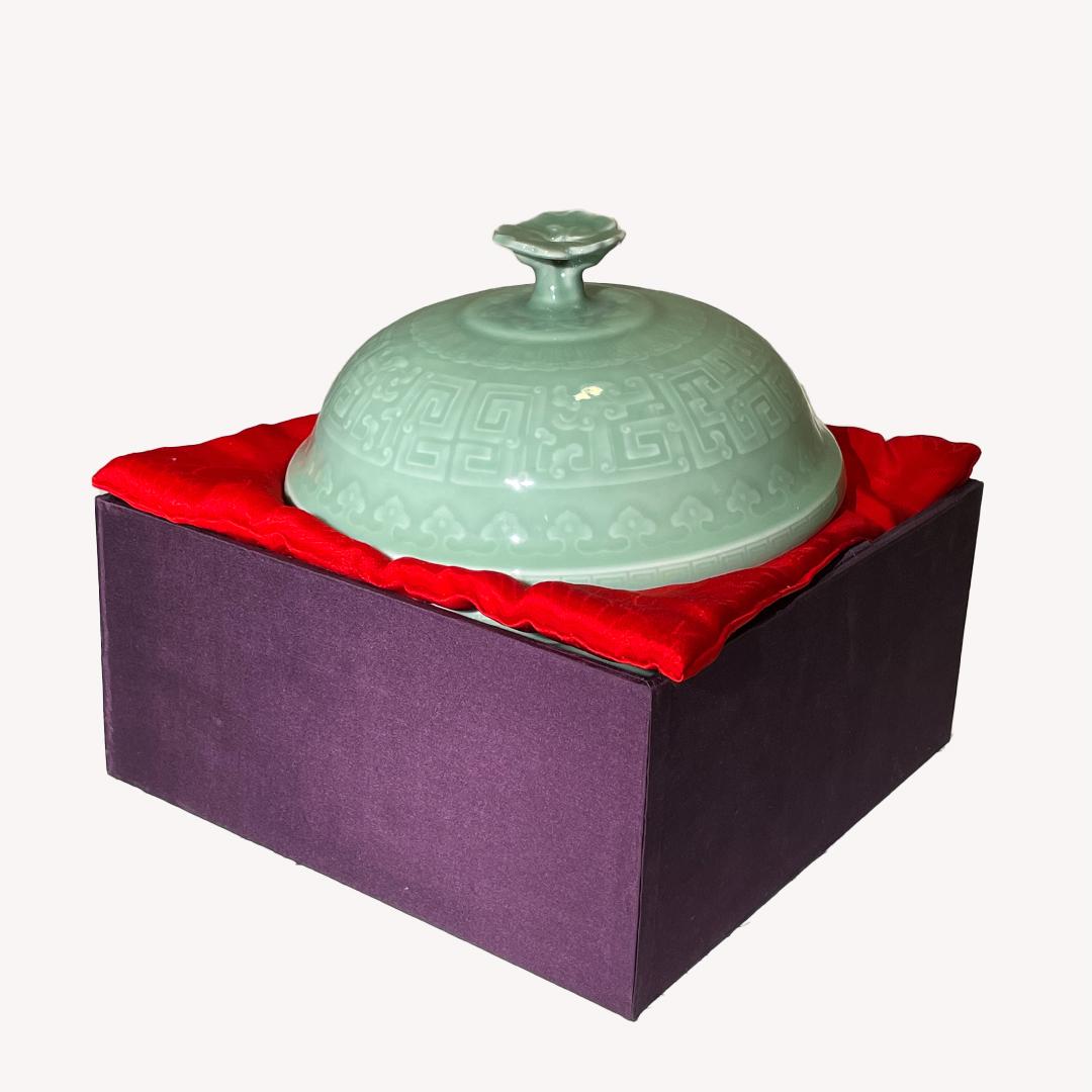 Chinese Antique Porcelein Tureen Withmashroom Shaped Lid, Qing Period In Good Condition For Sale In Chuo-ku, Tokyo