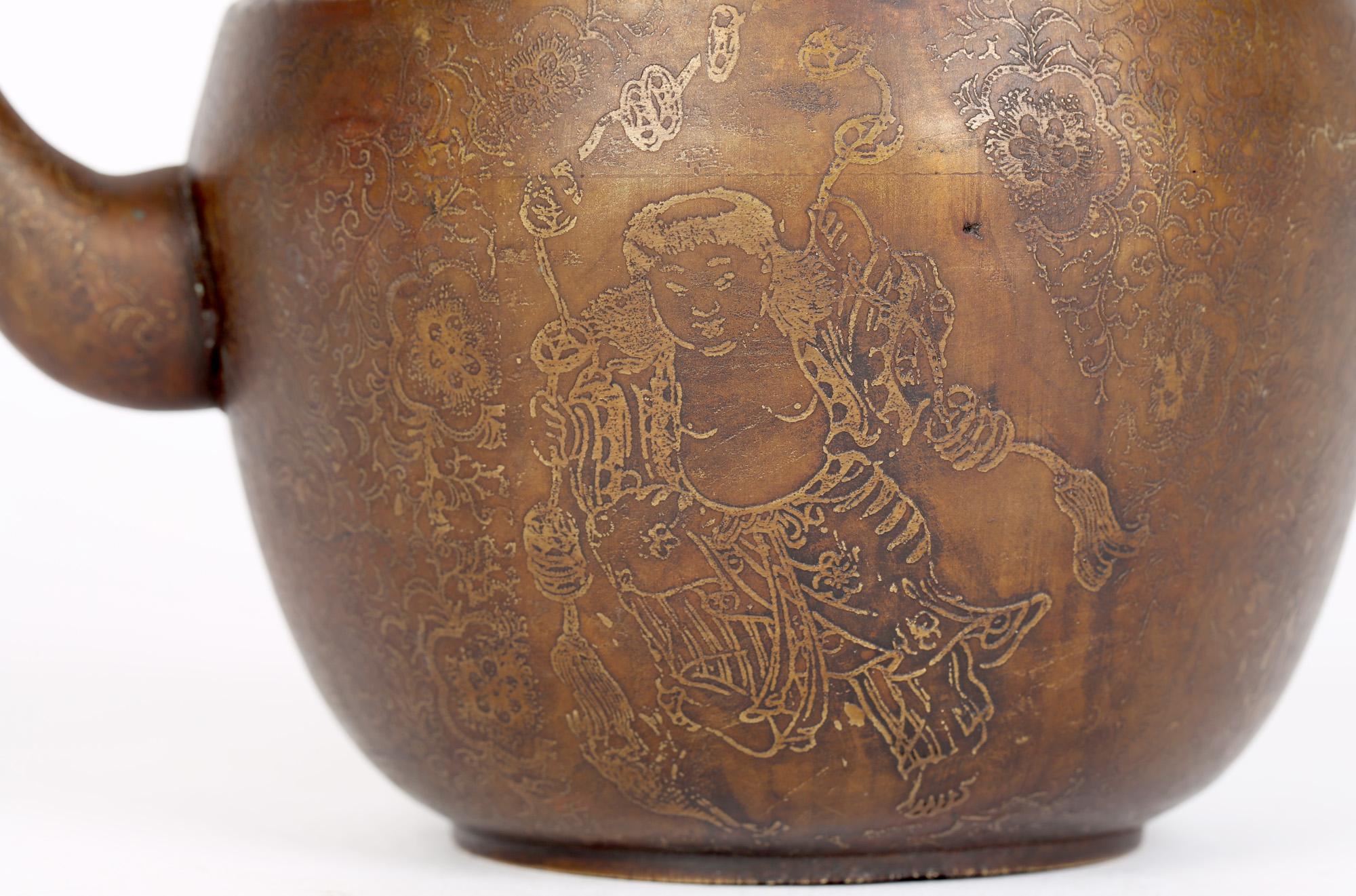 Chinesische antike chinesische Qianlong-Marke Gold Intarsien Bronze Teekanne (19. Jahrhundert) im Angebot