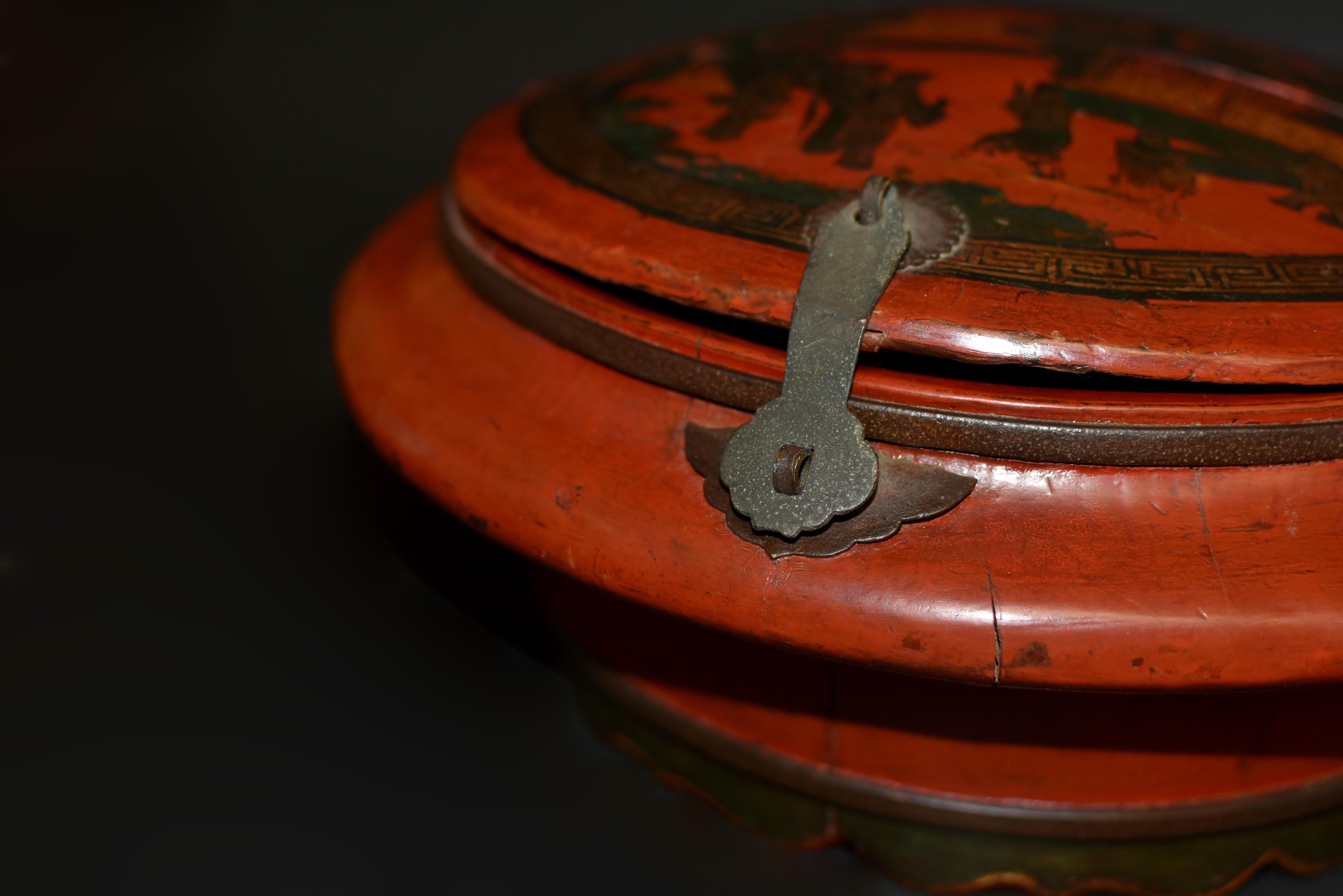 Chinese Antique Red Lacquered Basket For Sale 5