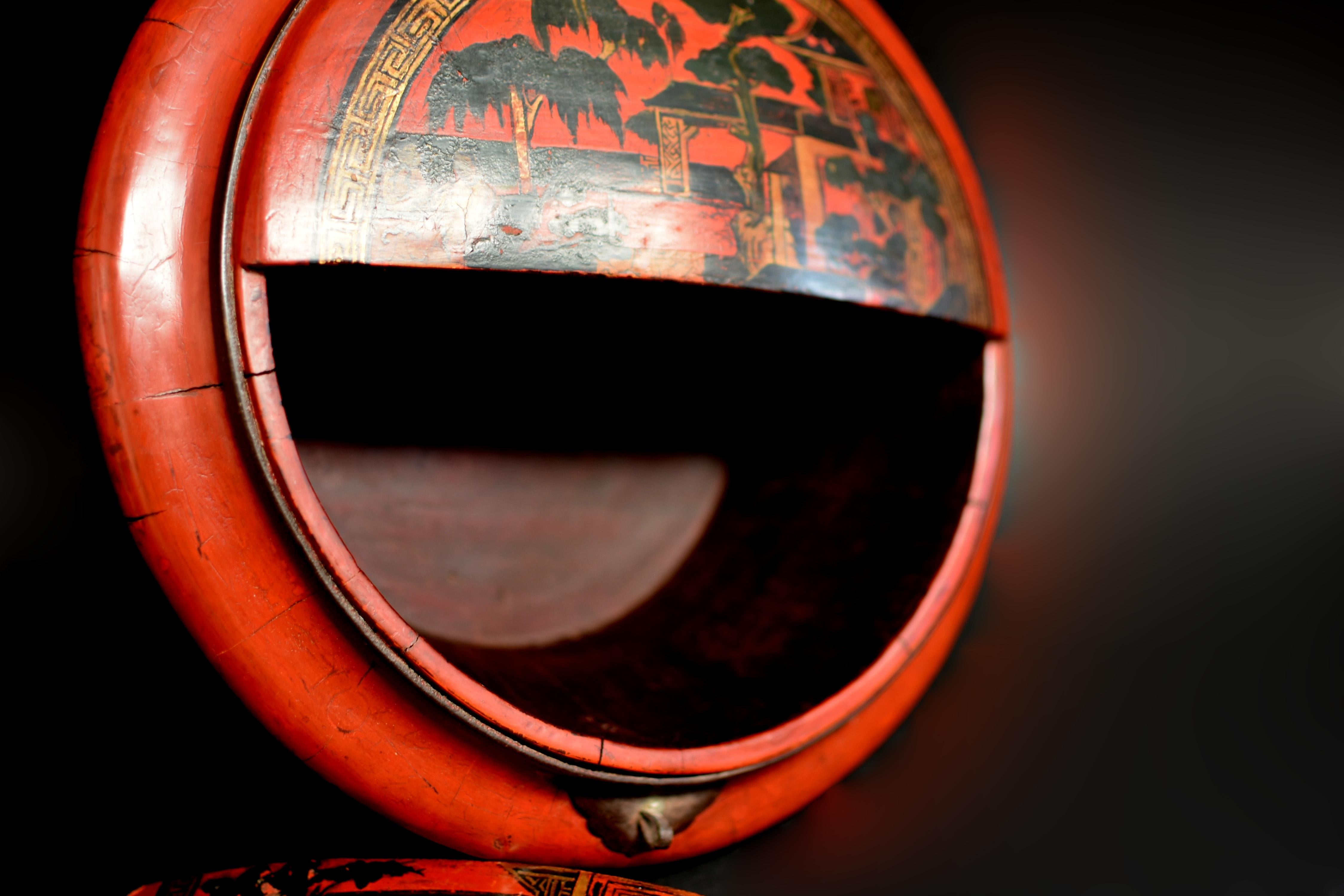 Chinesischer antiker rot lackierter Korb (Handgefertigt) im Angebot