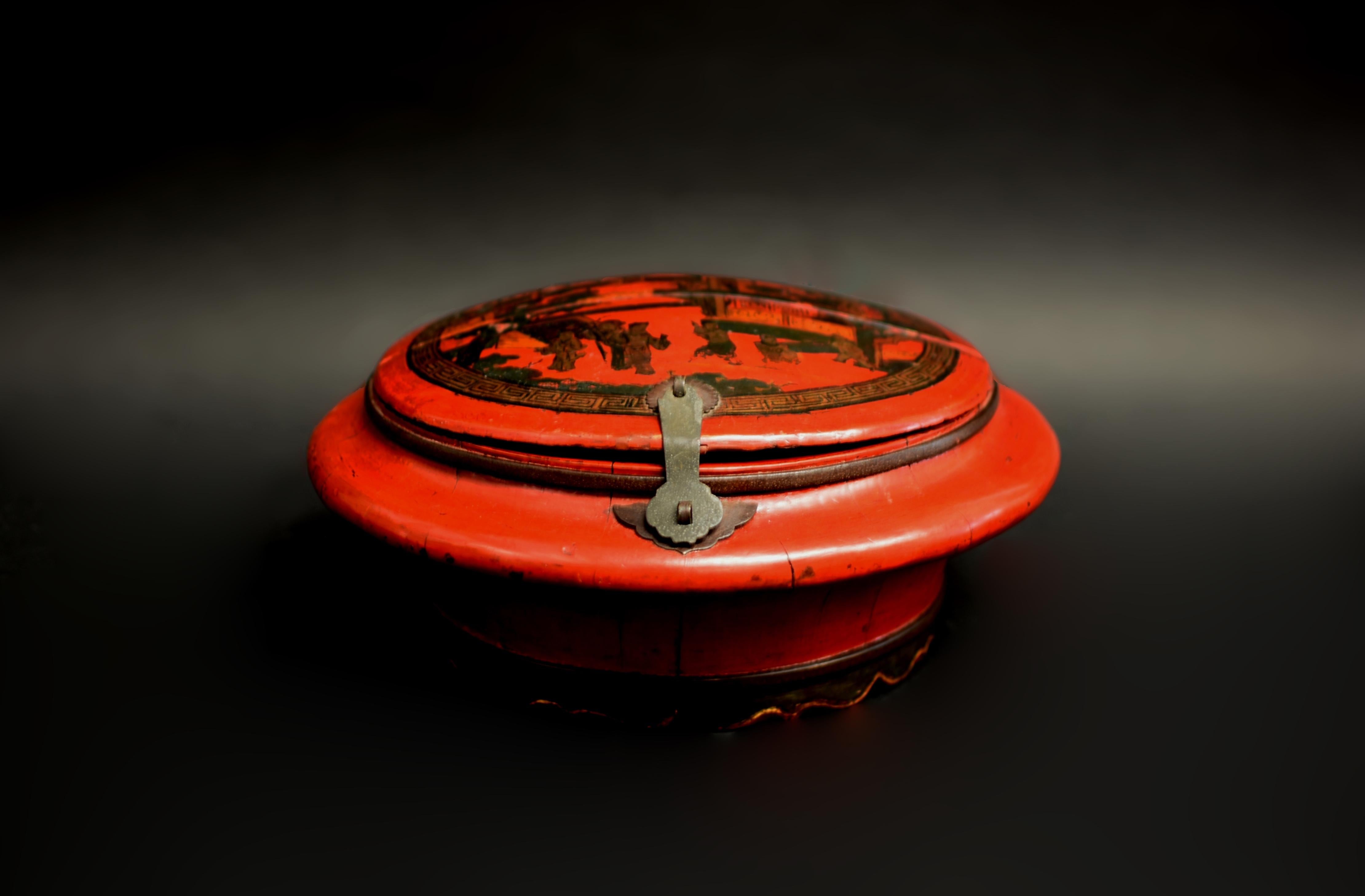 Chinese Antique Red Lacquered Basket 1