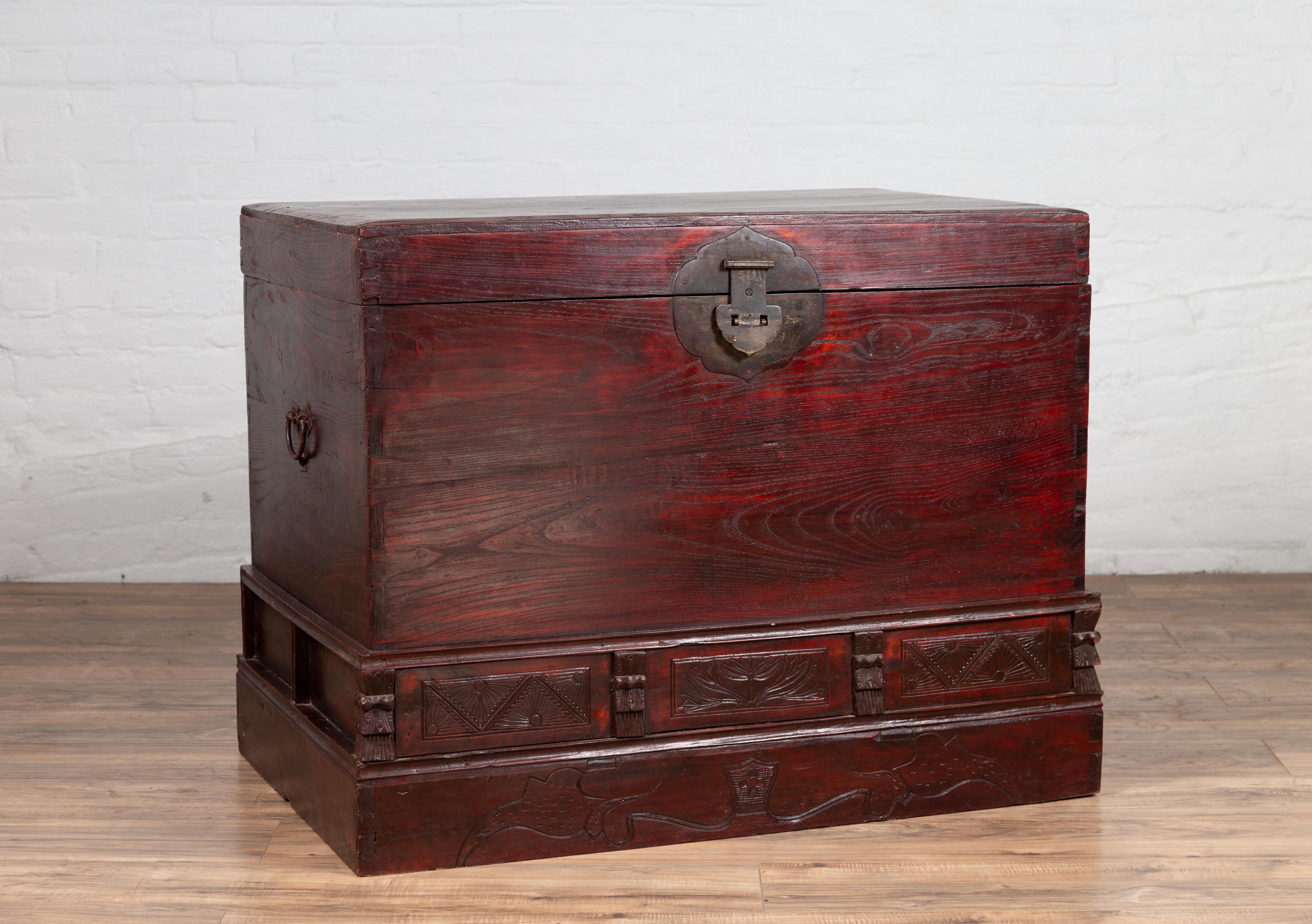 Chinese Antique Red Lacquered Trunk with Incised and Carved Motifs and Handles 7