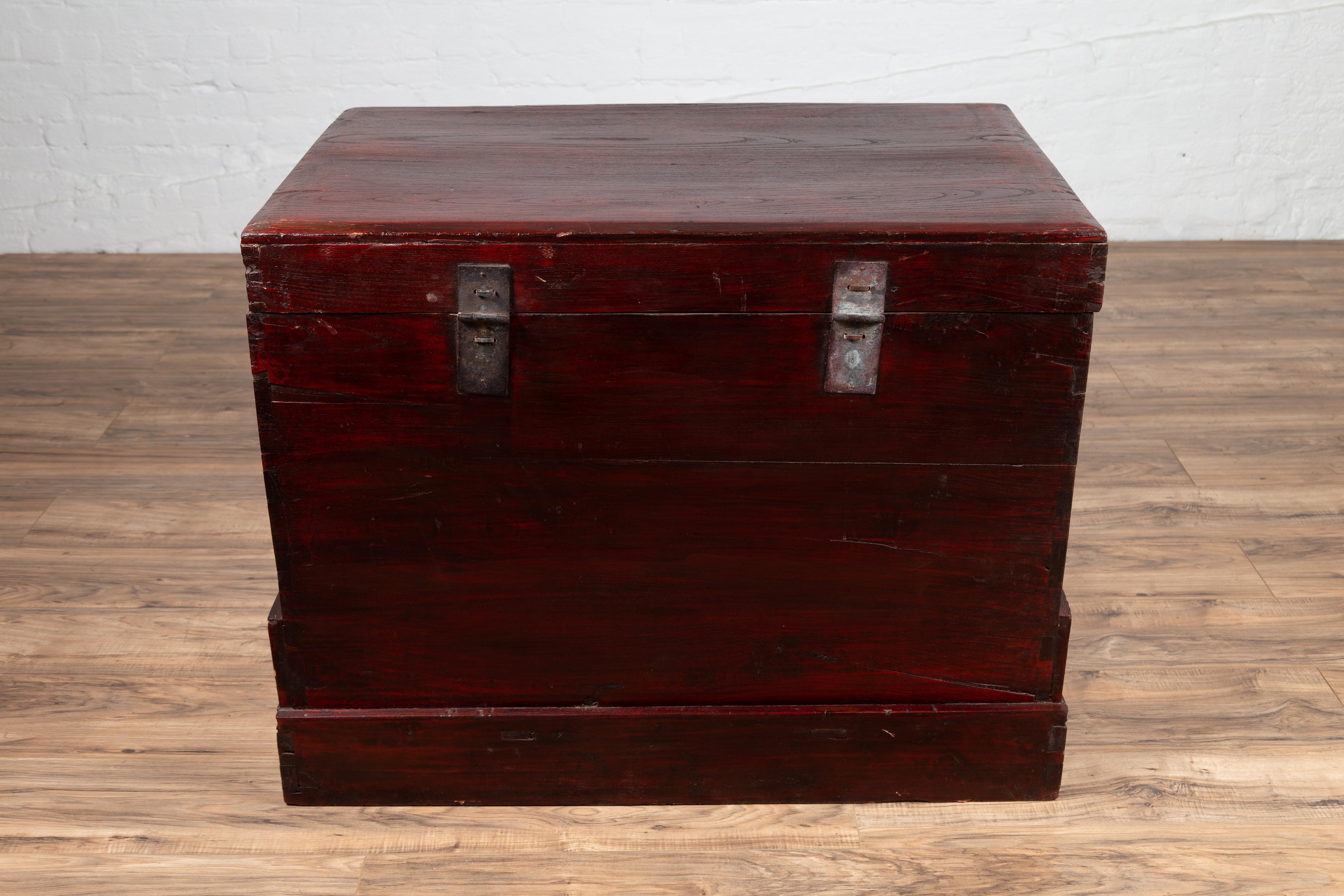 Chinese Antique Red Lacquered Trunk with Incised and Carved Motifs and Handles 10