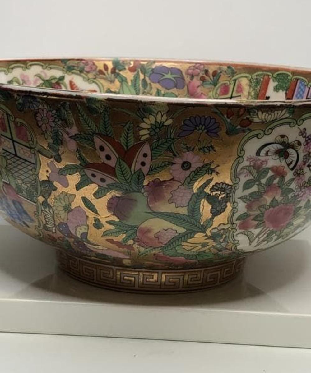 Chinese Antique Rose Famille Bowl Qing Synasty Qinglong In Good Condition For Sale In Newmanstown, PA