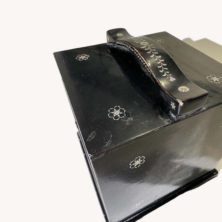 Chinese Antique Shell-Inlaid Lacquer Tea Tool Box, Qing Period For Sale ...