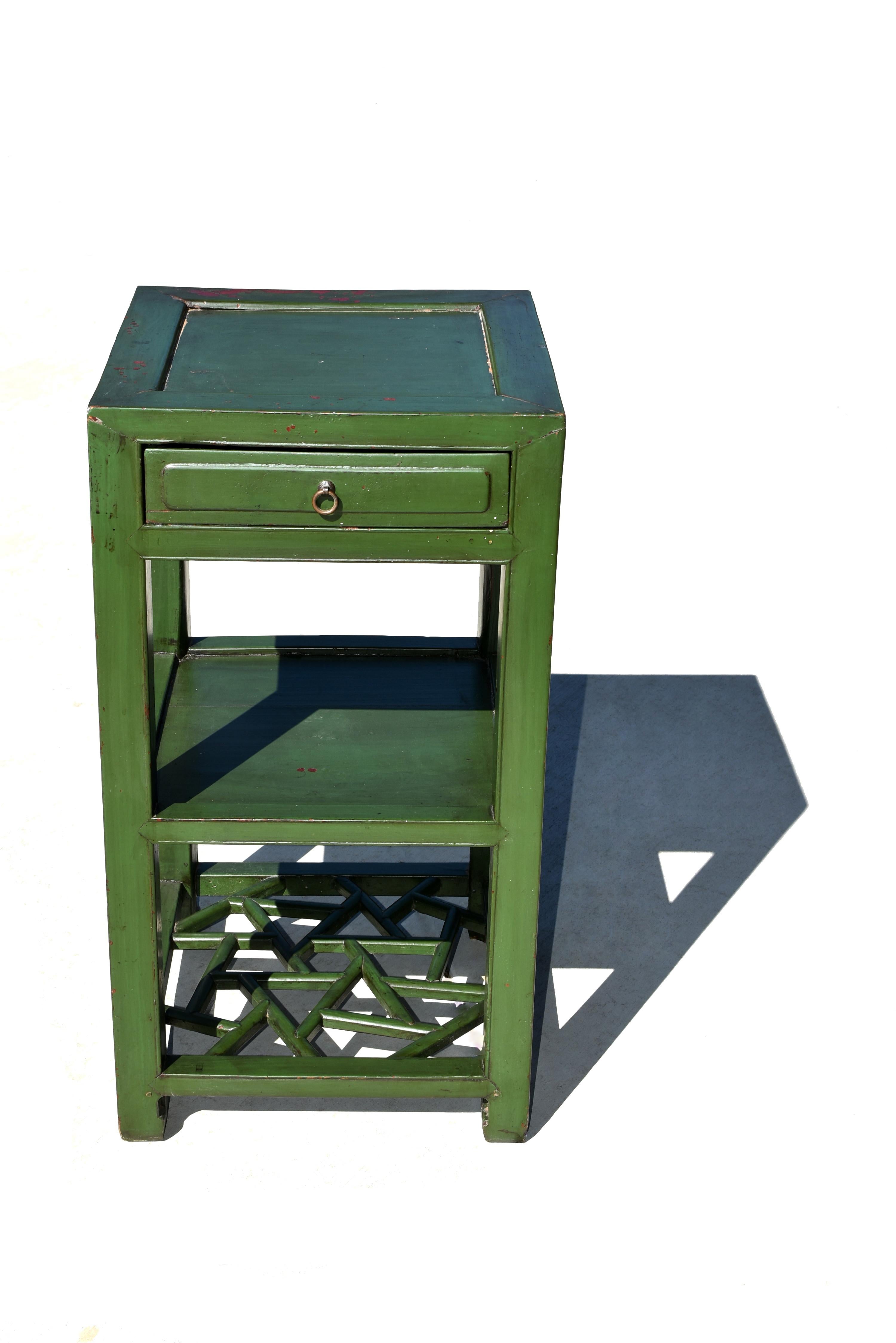 Chinese Antique Side Table Green Lacquered In Good Condition In Somis, CA