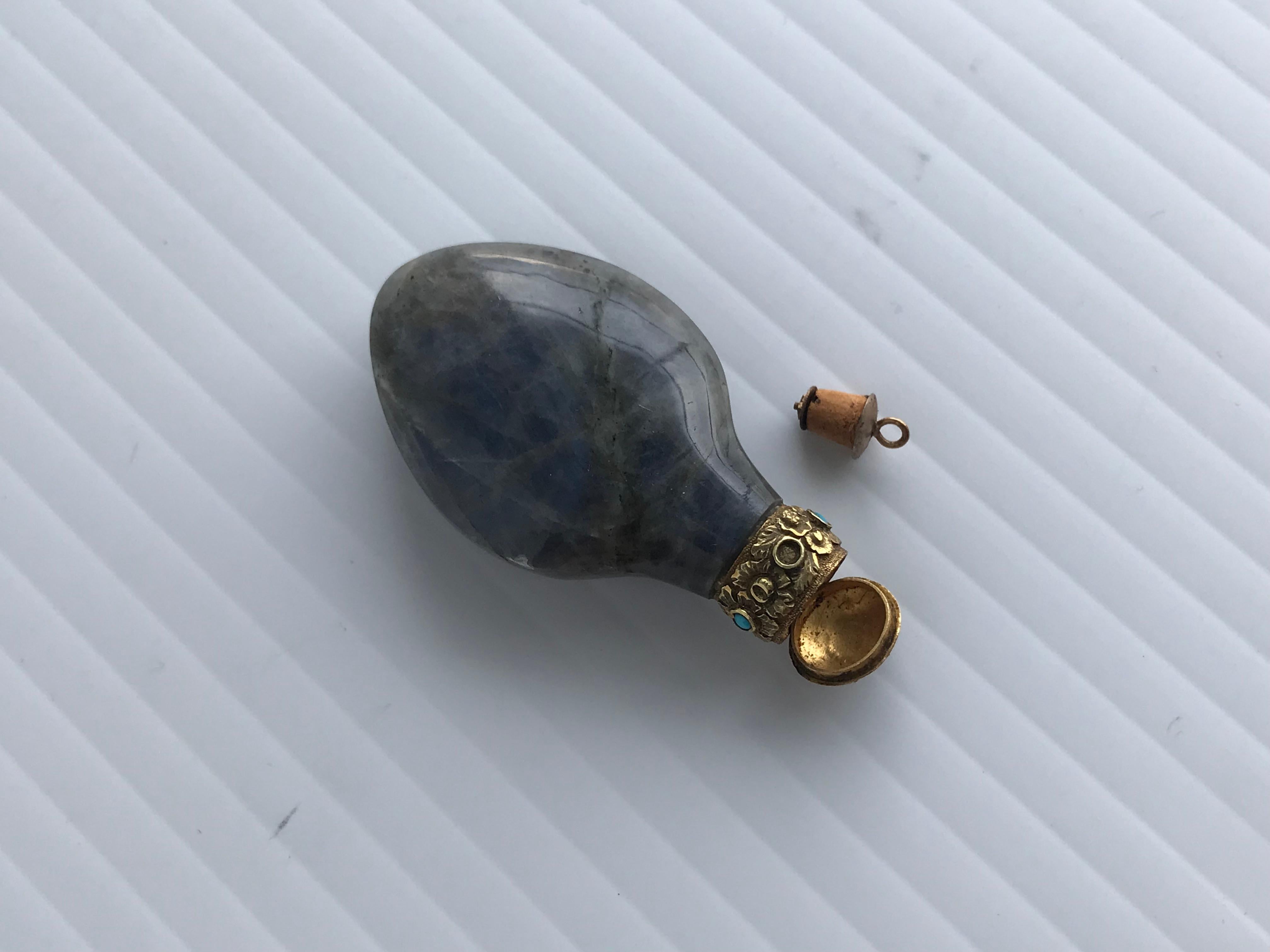 Taille mixte Tabatière chinoise ancienne en or 18 carats, labradorite et turquoise en vente