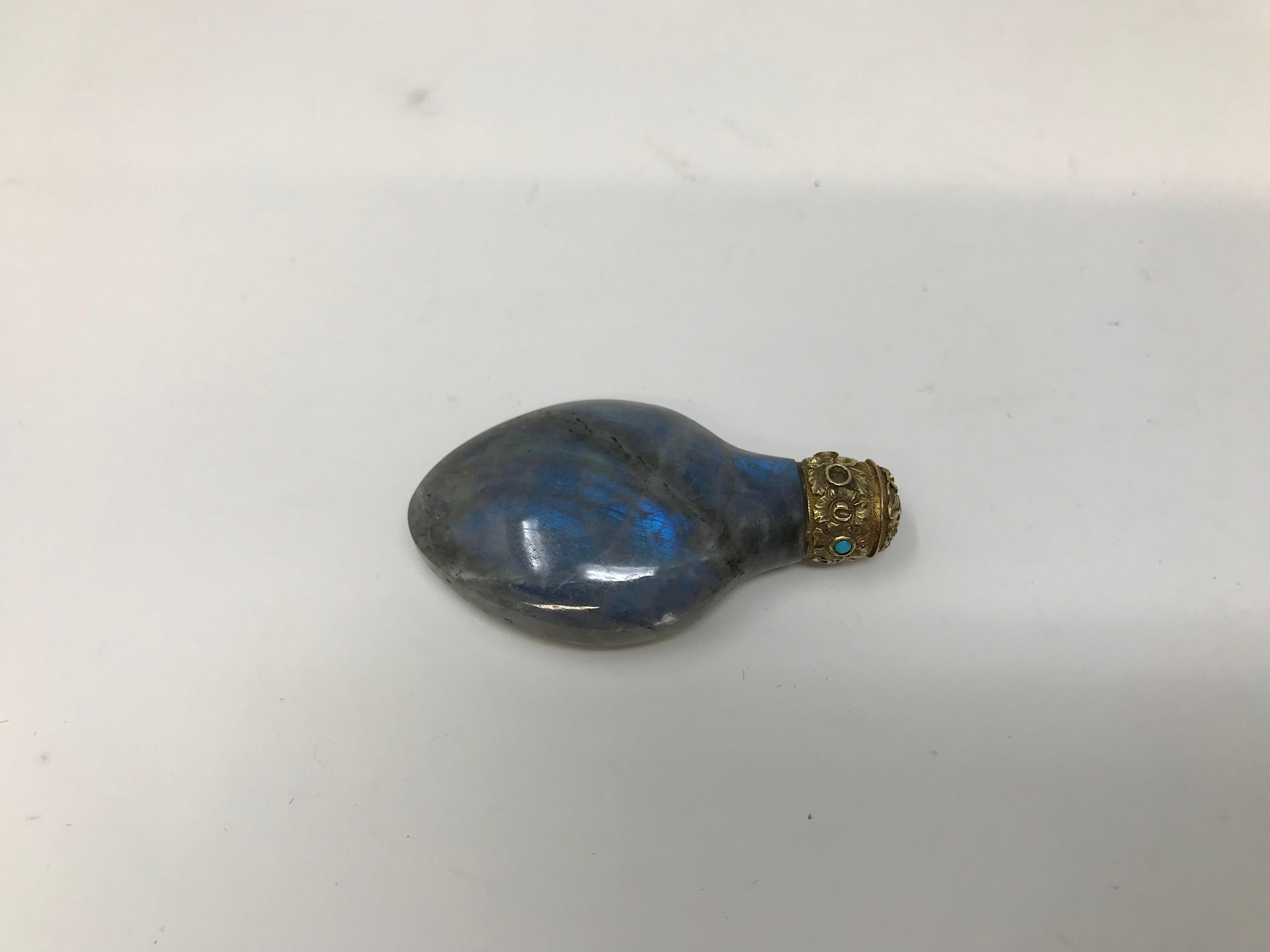 Tabatière chinoise ancienne en or 18 carats, labradorite et turquoise en vente 1