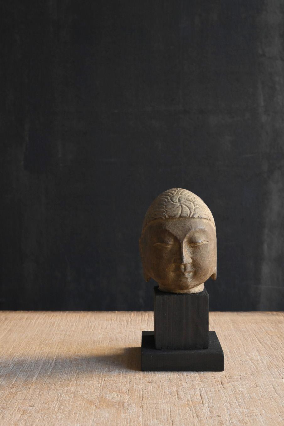 Stone Chinese antique stone Buddha head/Before the 19th century/Buddha statue/ornament For Sale