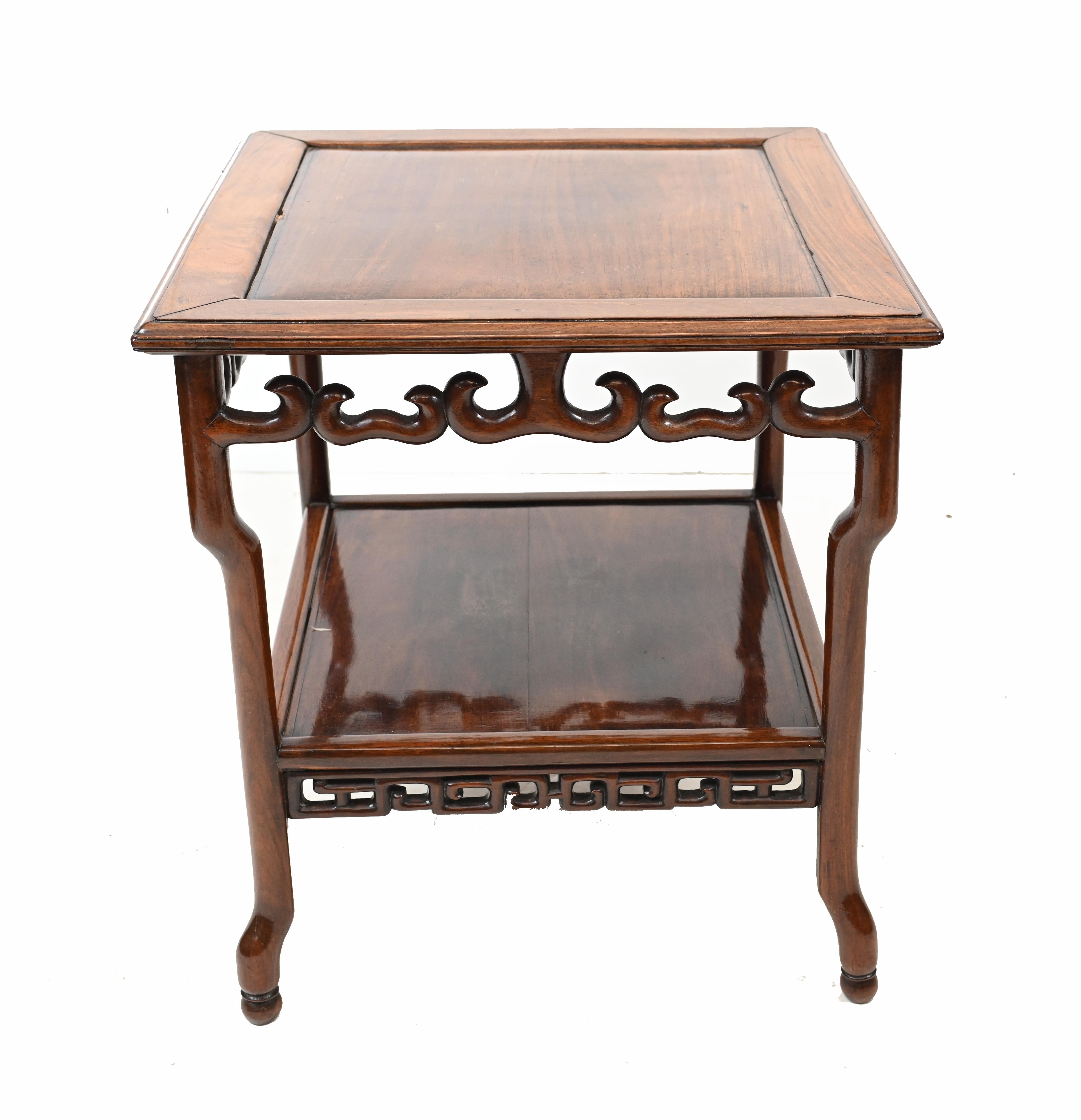 Table chinoise ancienne en bois de feuillus sculpté de 1880 en vente 2