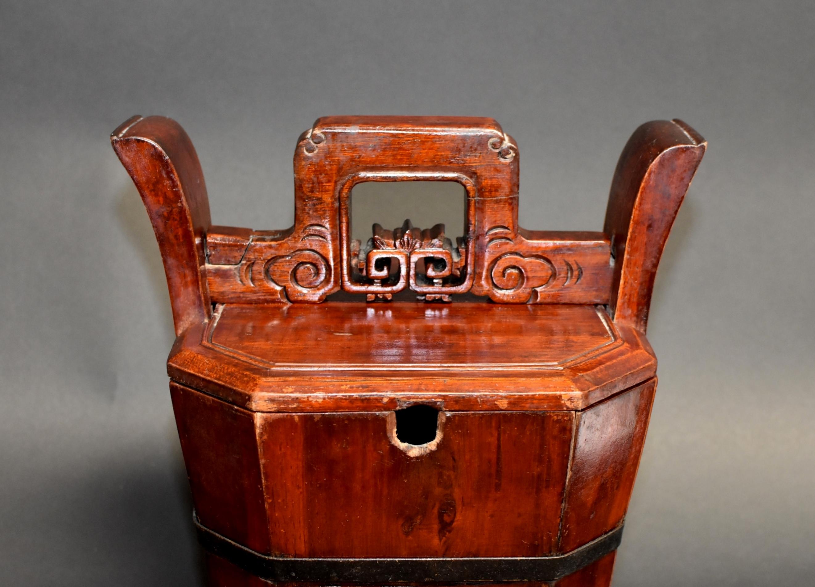 Hand-Crafted Chinese Antique Tea Basket For Sale