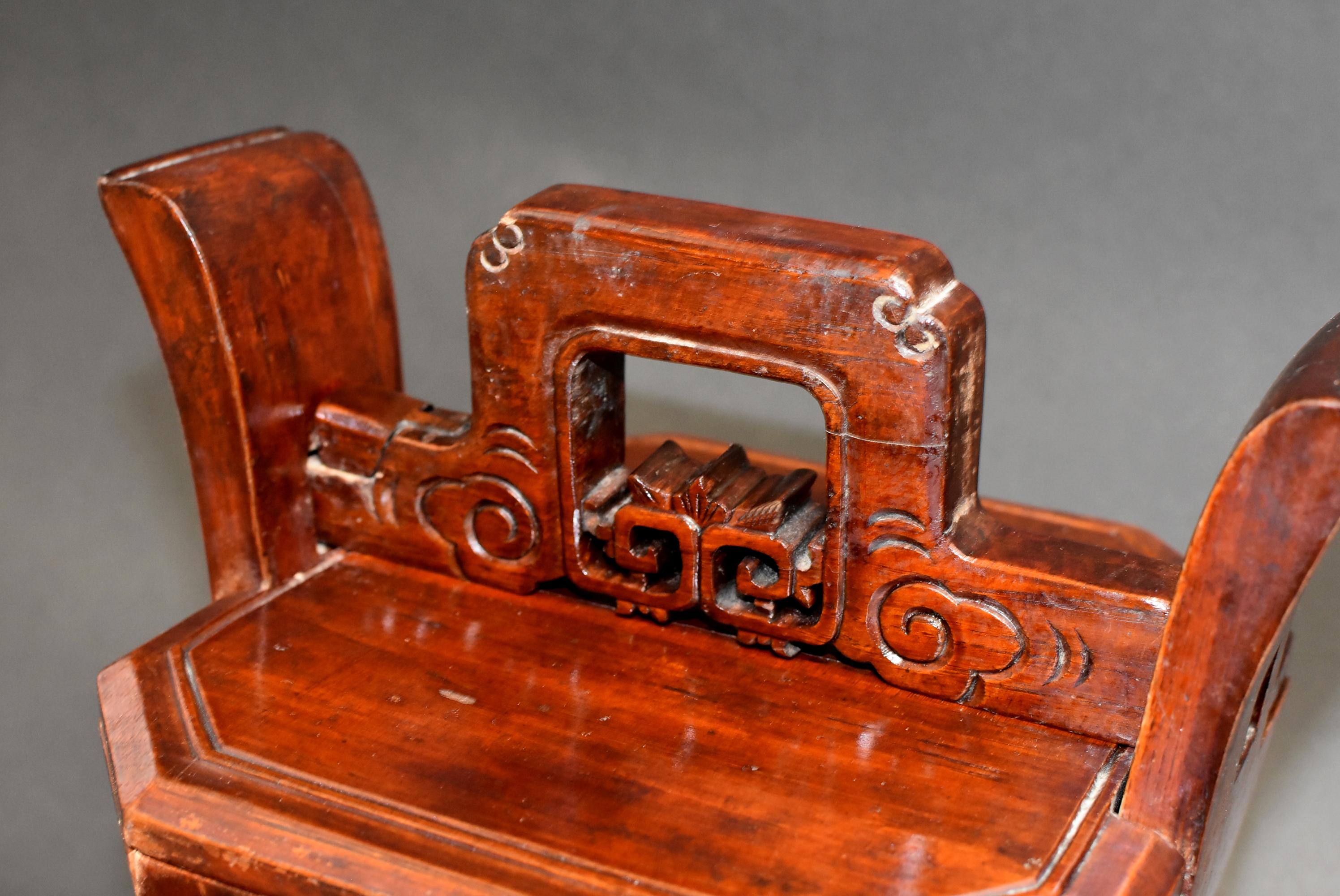 Chinese Antique Tea Basket In Good Condition In Somis, CA