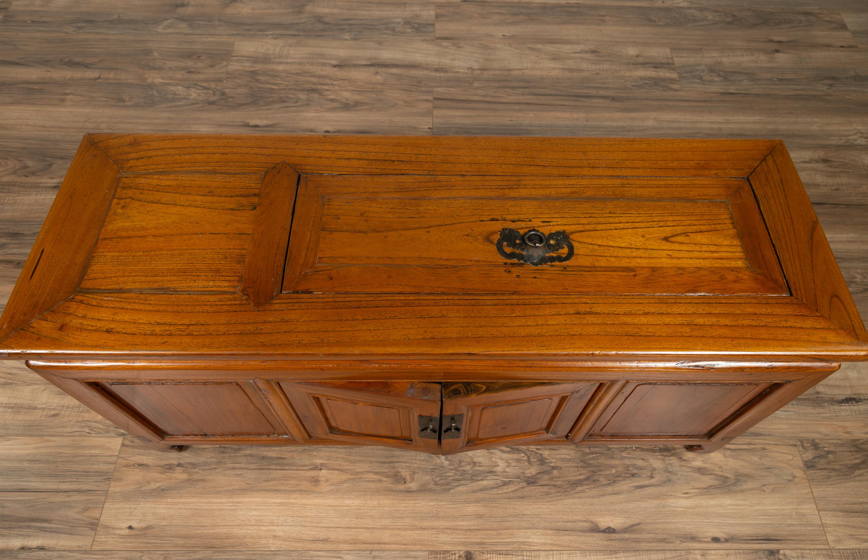 20th Century Chinese Antique Two-Door Buffet with Faux Doors and Upper Removable Panel For Sale