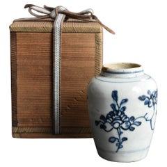 Chinese Antique White Porcelain Blue Dyed Jar / Small Vase / 1600-1700