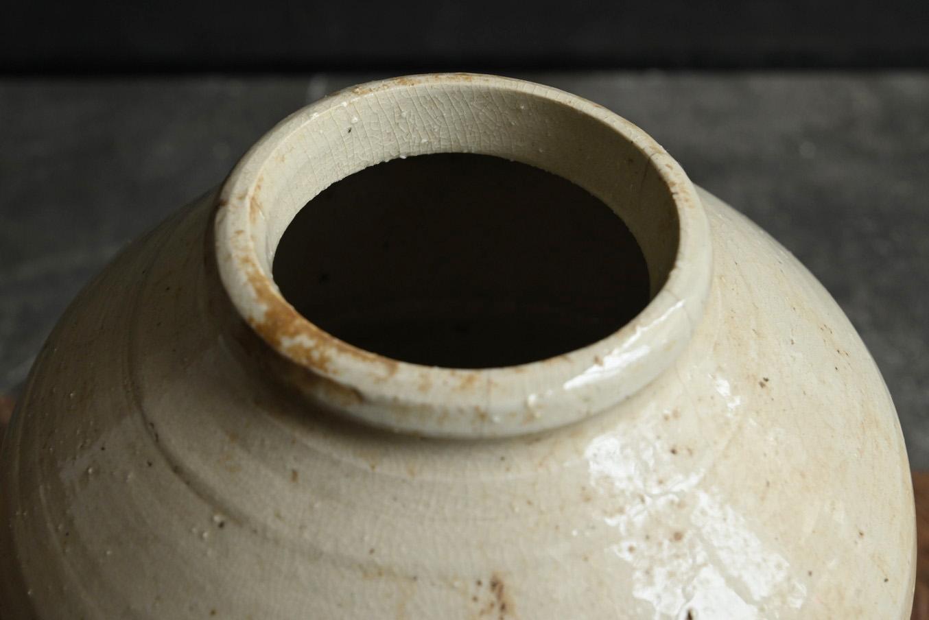 Vaso antico cinese in ceramica bianca del 17° secolo/vaso scavato/ in vendita 2