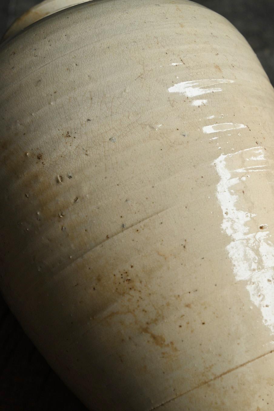 Vaso antico cinese in ceramica bianca del 17° secolo/vaso scavato/ in vendita 5