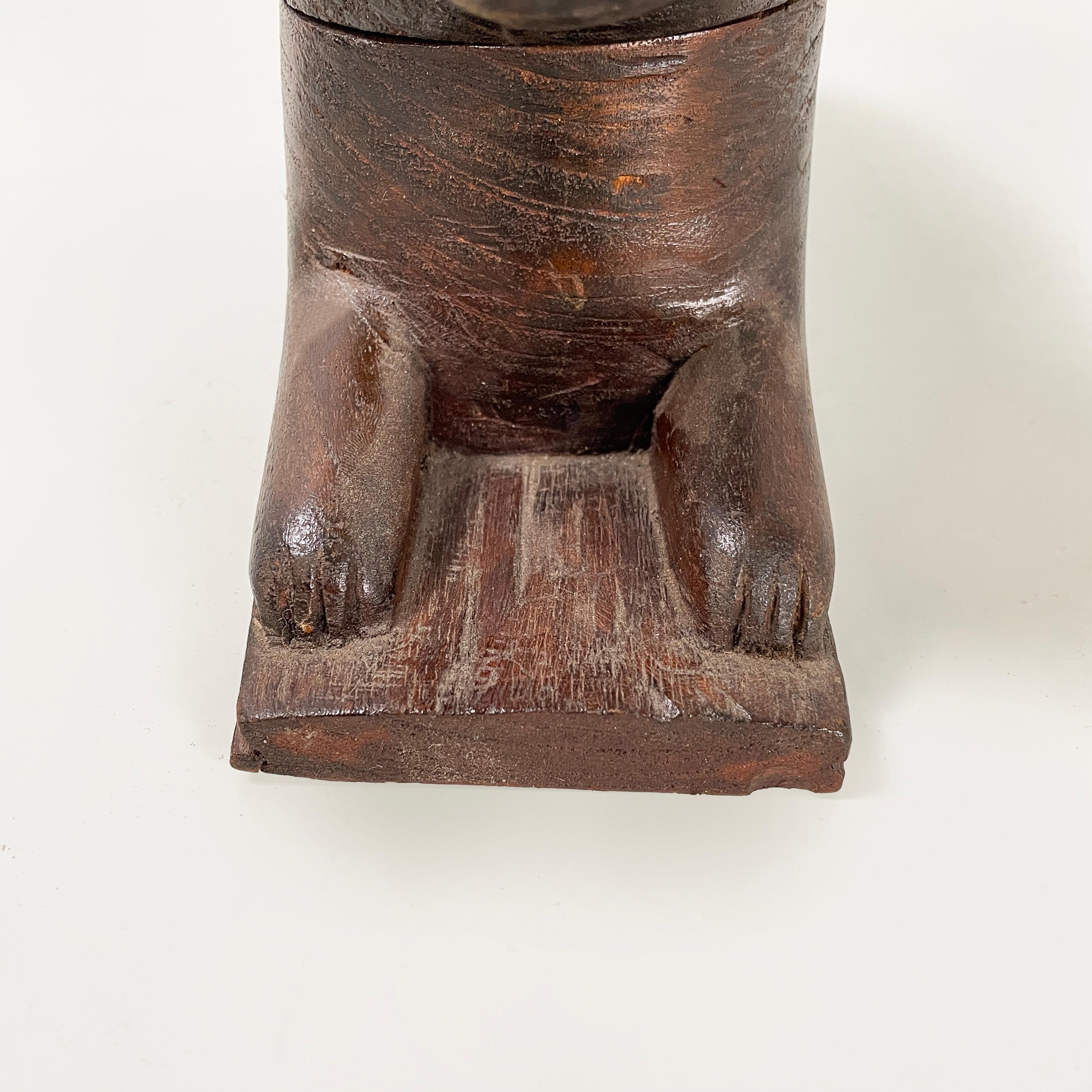Chinesische antike hölzerne Katzen-Schmuckschatulle oder Objekthalter, 1920er Jahre im Angebot 6