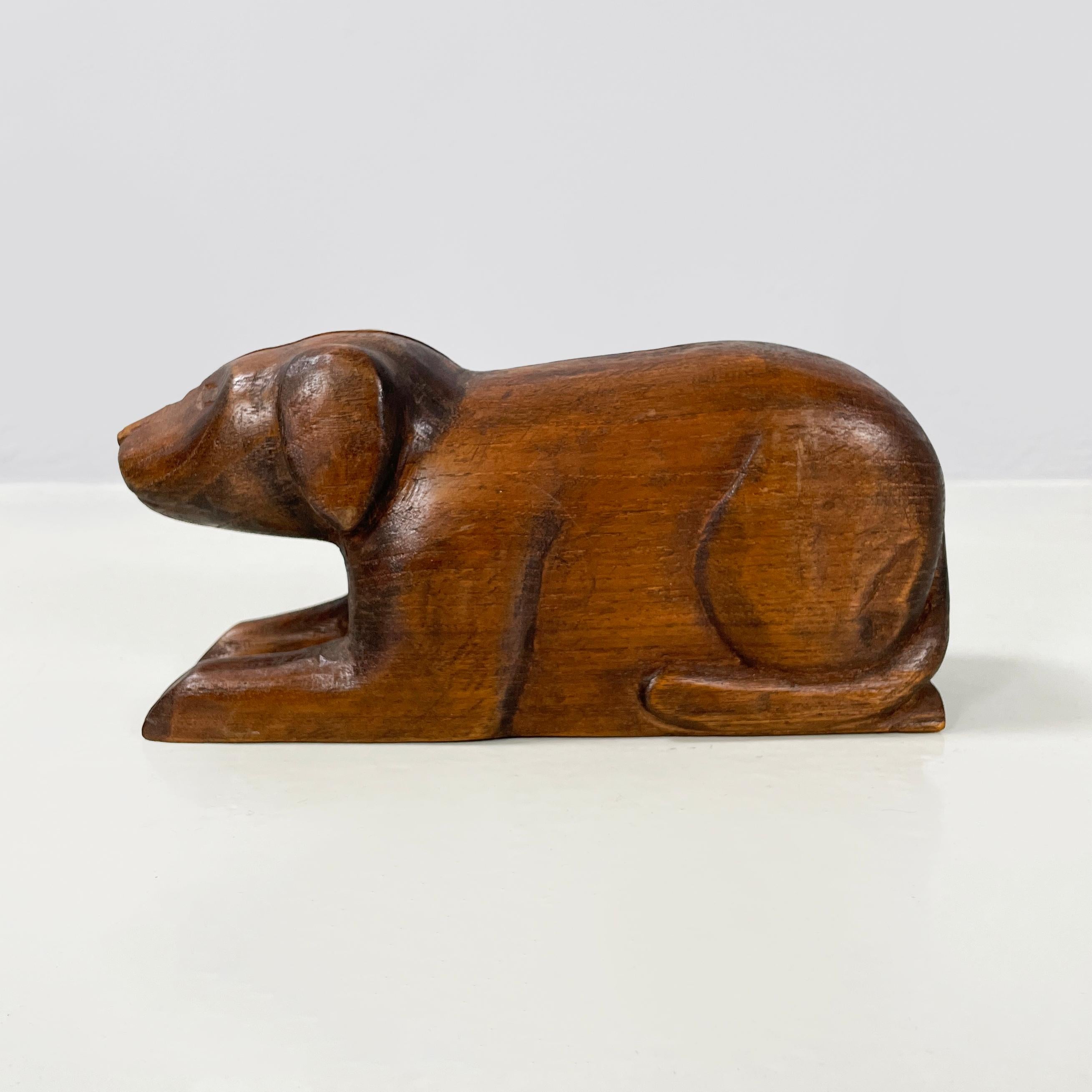 Chinese antique Wooden dog jewelry box or object holder, 1920s In Good Condition For Sale In MIlano, IT