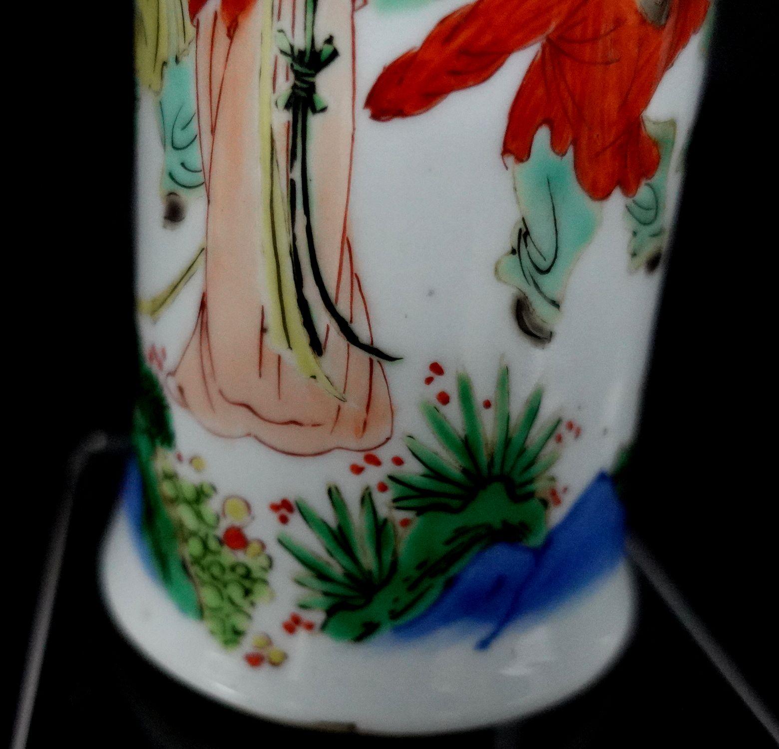 Chinese Antique Wu Tsai Beaker Form Vase, 19th Century, Ric.00036 In Good Condition For Sale In Norton, MA