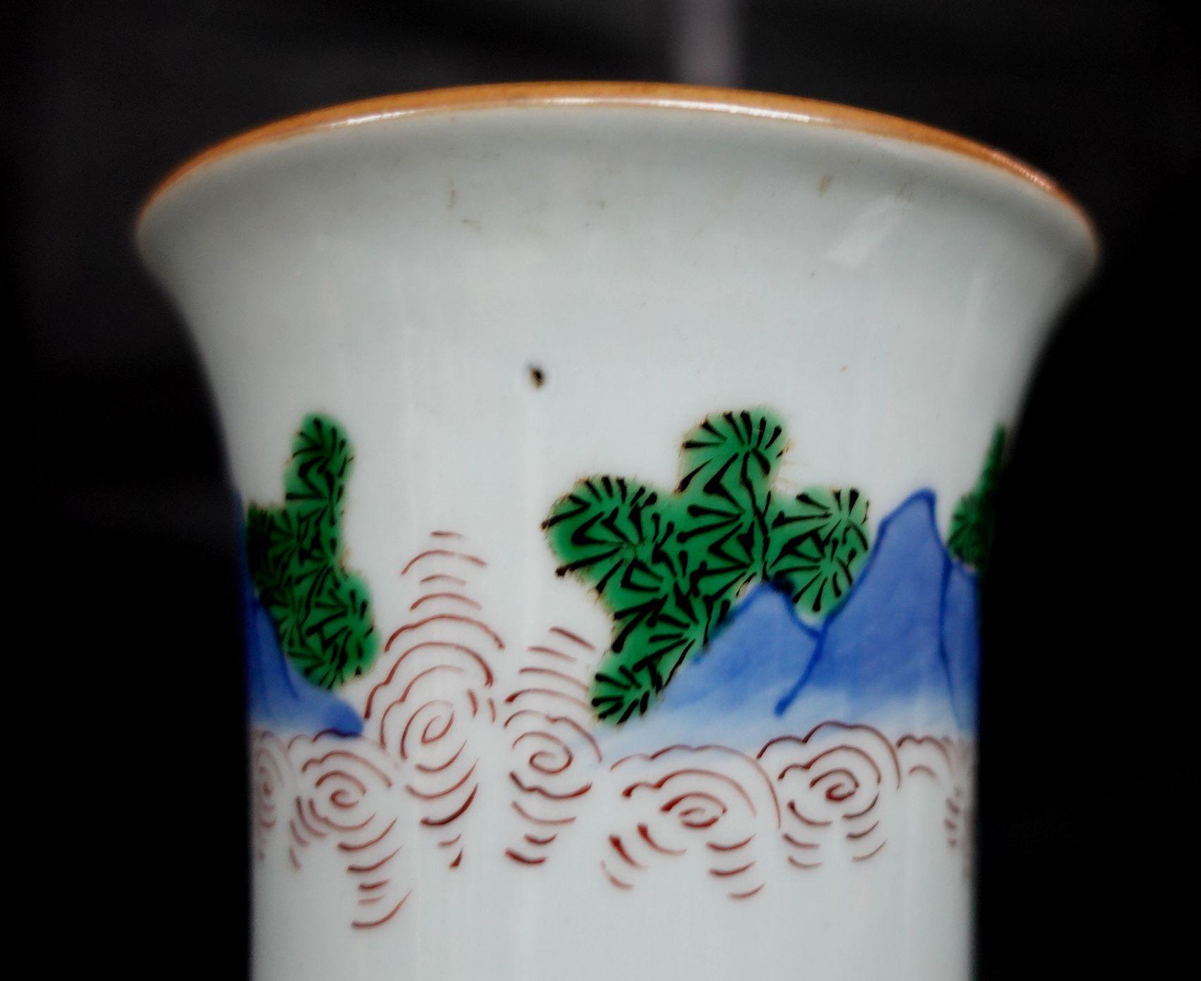 Porcelain Chinese Antique Wu Tsai Beaker Form Vase, 19th Century, Ric.00036 For Sale