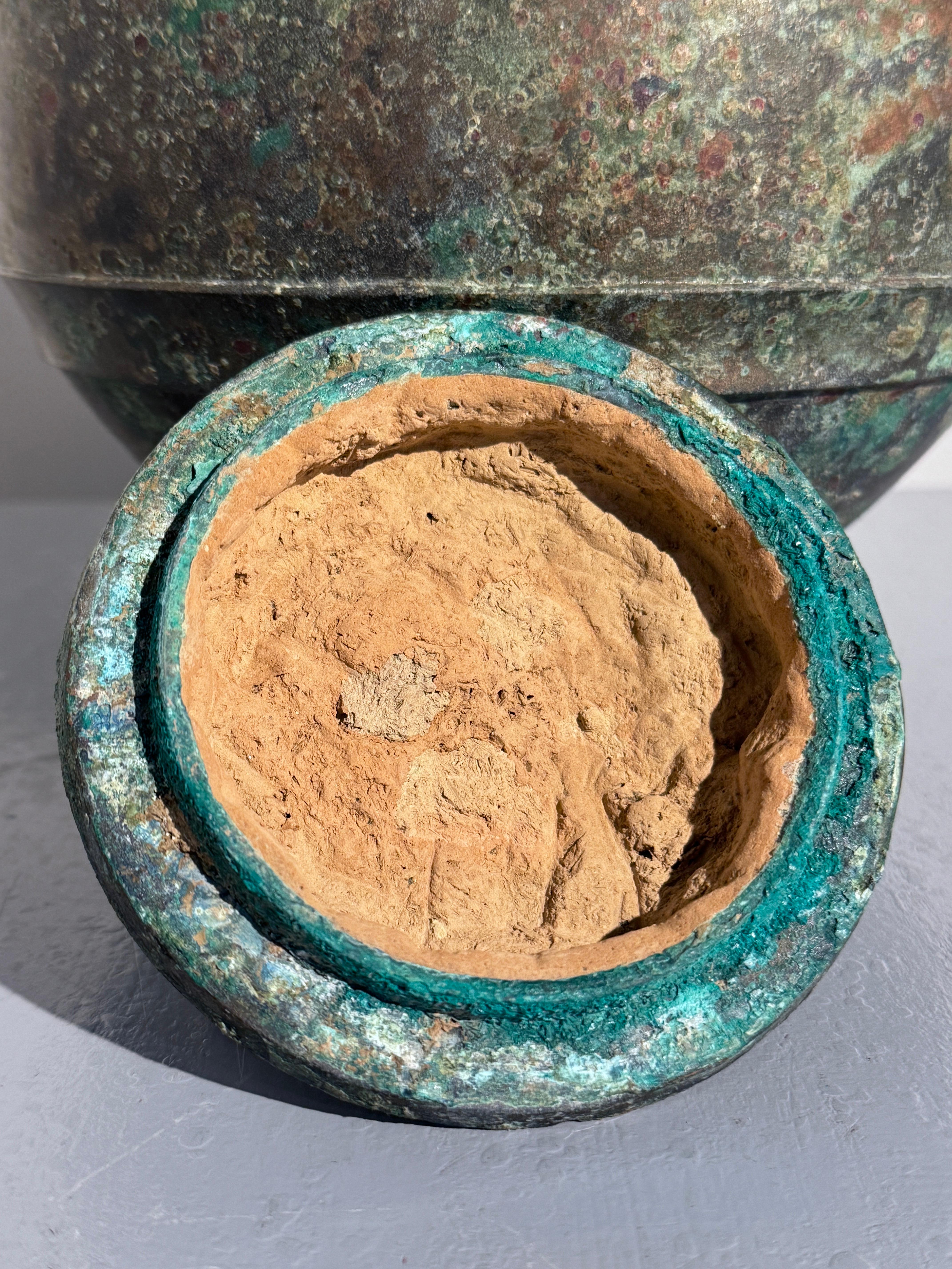 Chinese Archaic Bronze Hu and Cover, Han Dynasty (206 BC - 220 AD), China For Sale 12