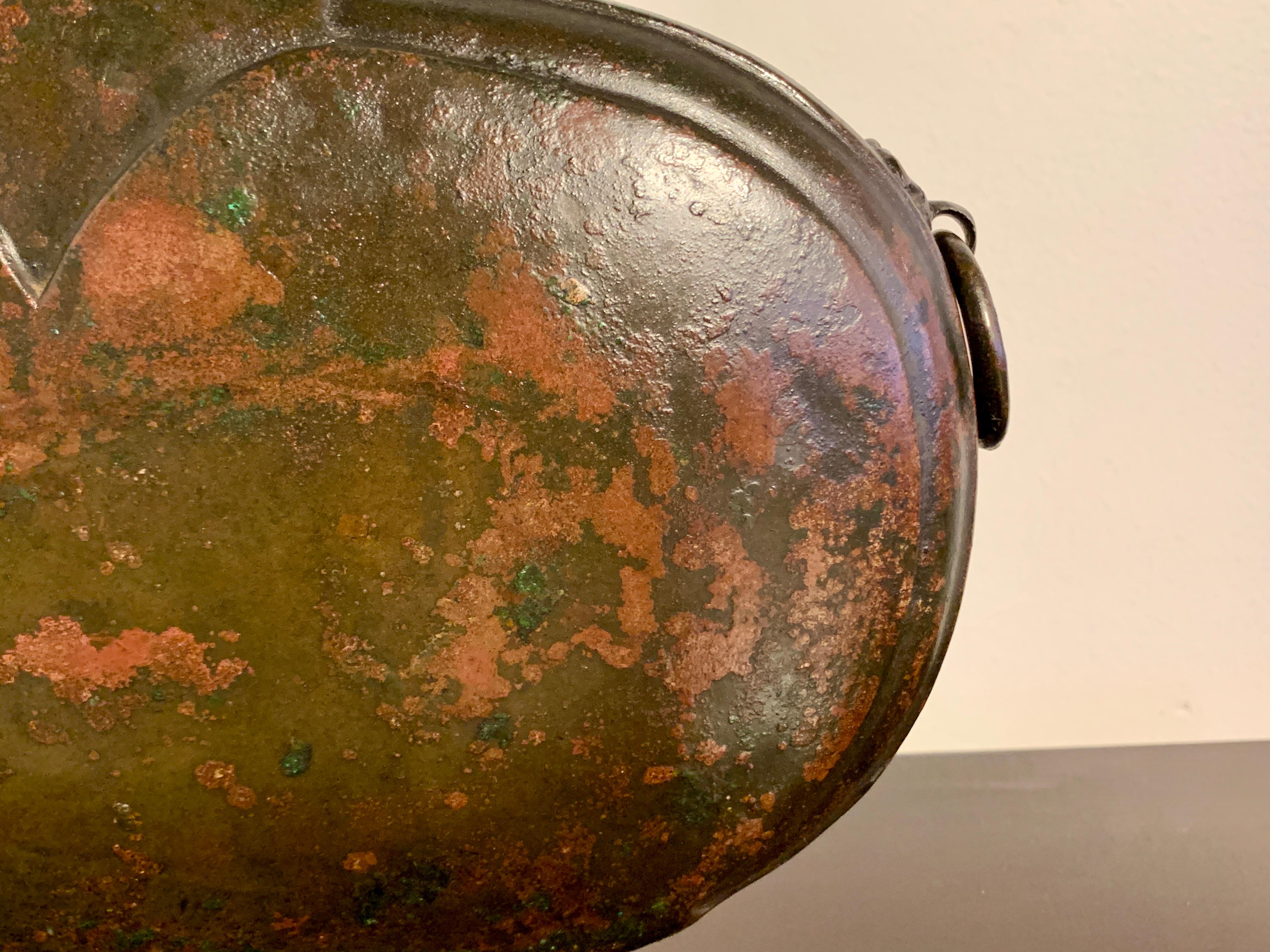Vase à vin en bronze archéologique chinois, Bianhu, dynastie Han, Chine en vente 7