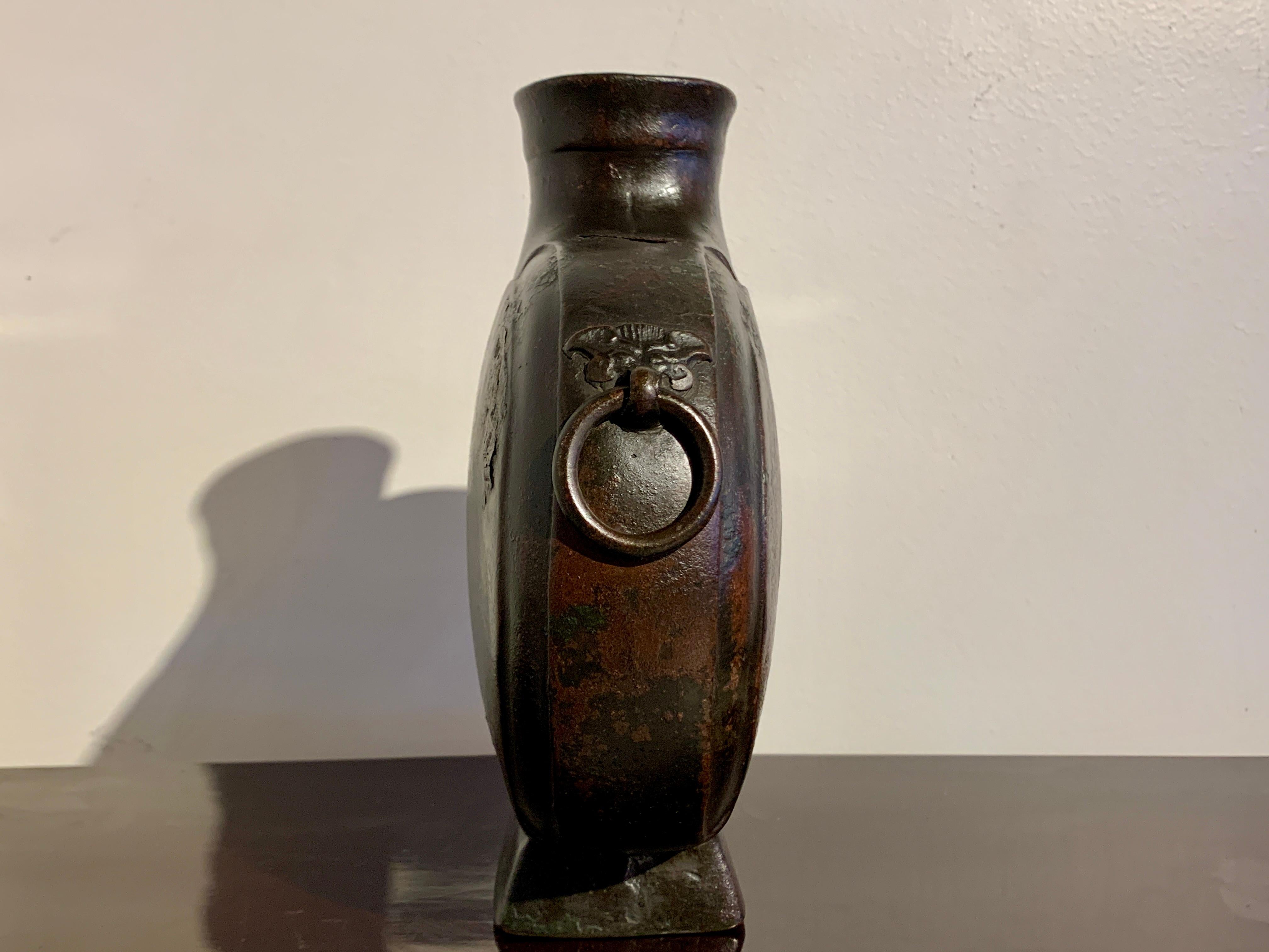 Vase à vin en bronze archéologique chinois, Bianhu, dynastie Han, Chine en vente 1